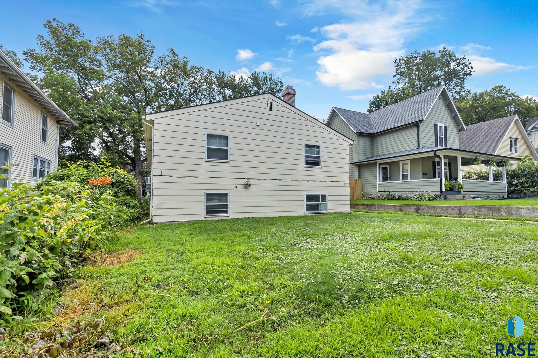 218 N Summit Ave