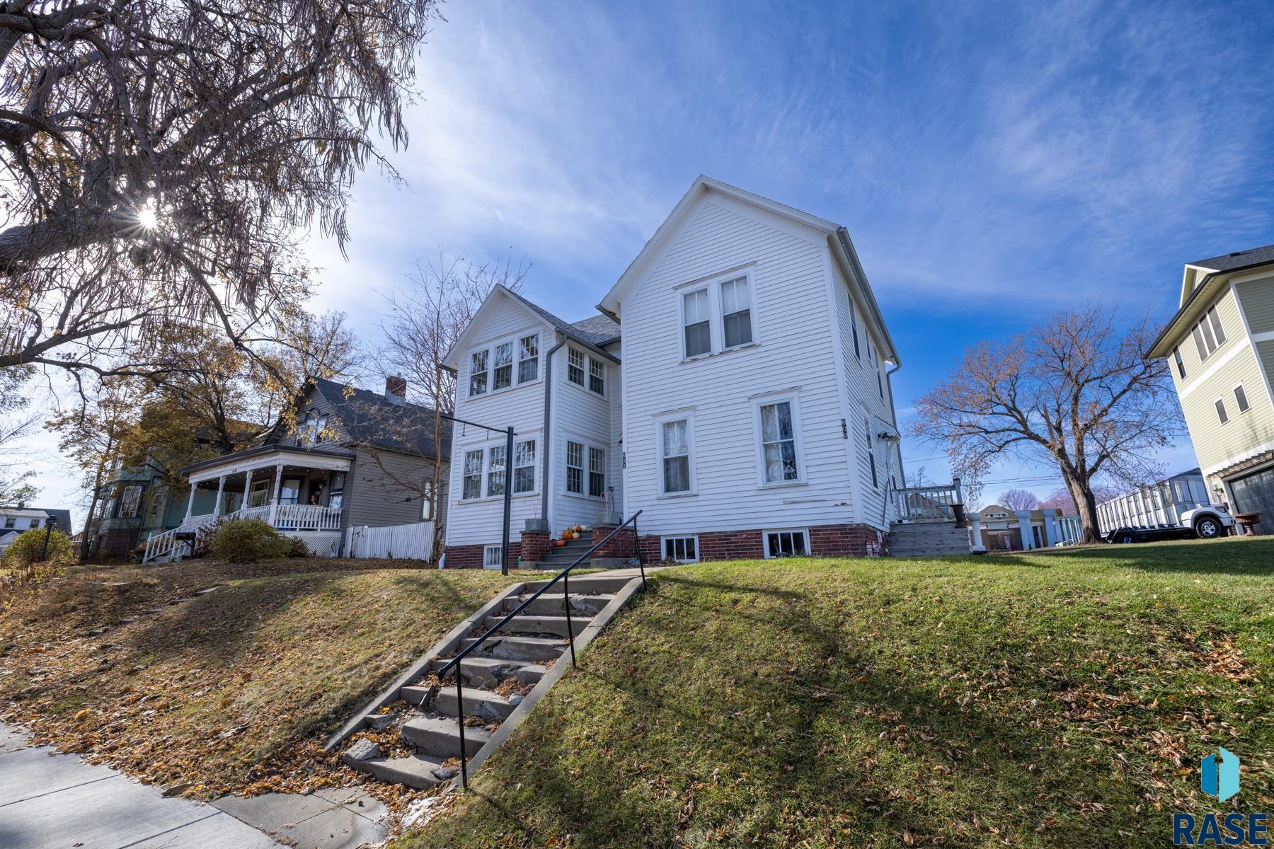 611 S 2nd Ave