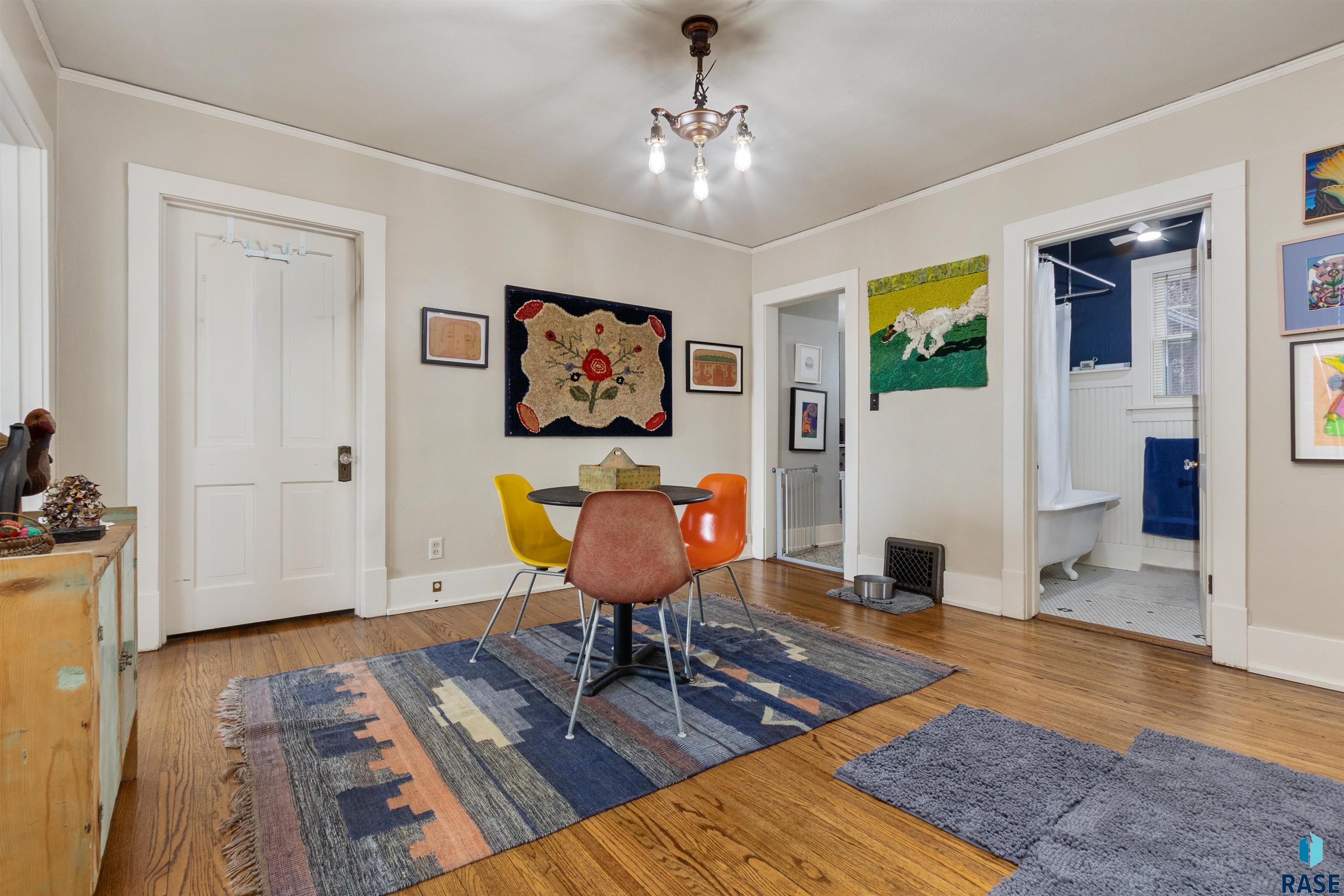 611 S 2nd Ave