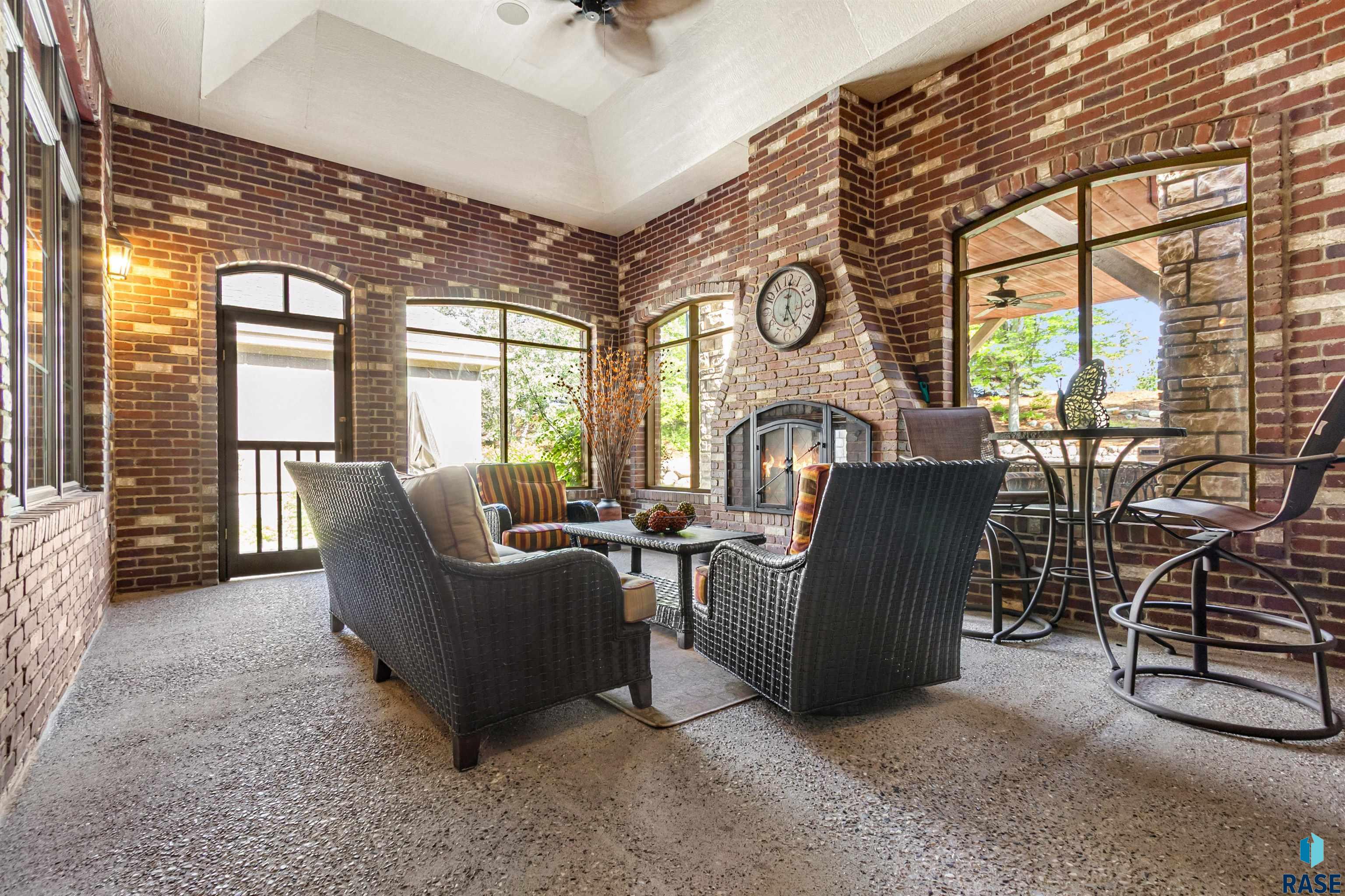 2601 W Latigo Trl