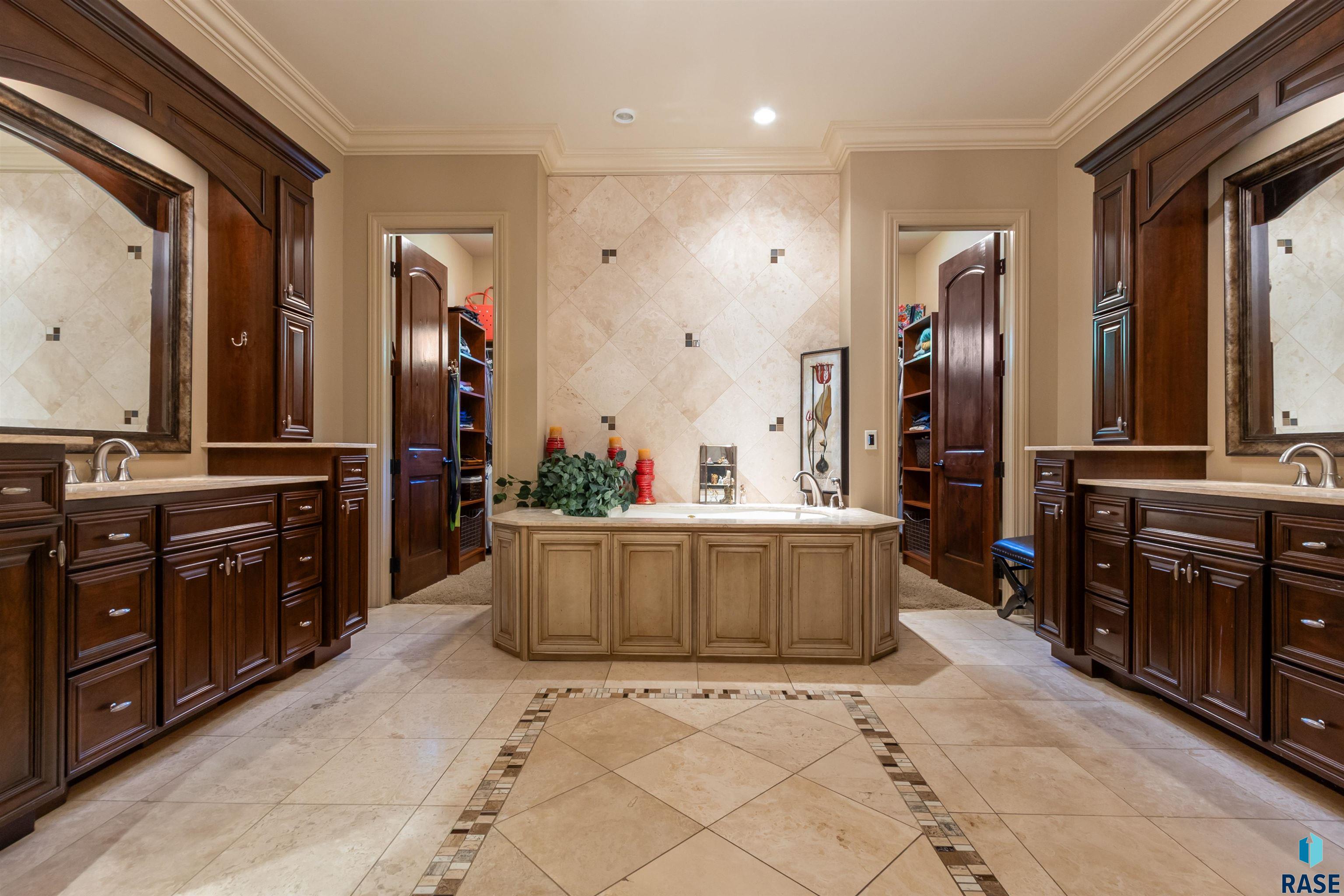 2601 W Latigo Trl