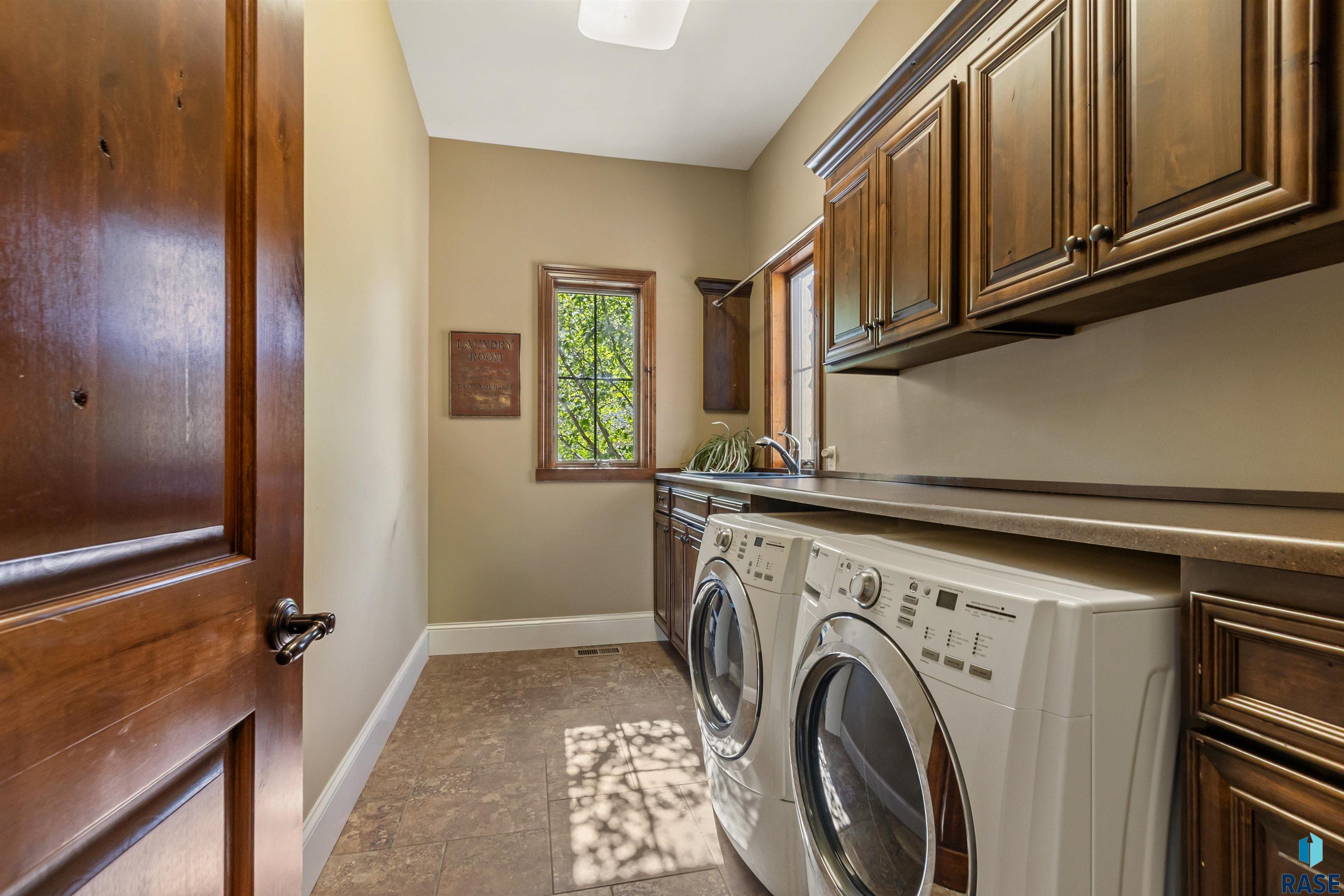 2601 W Latigo Trl