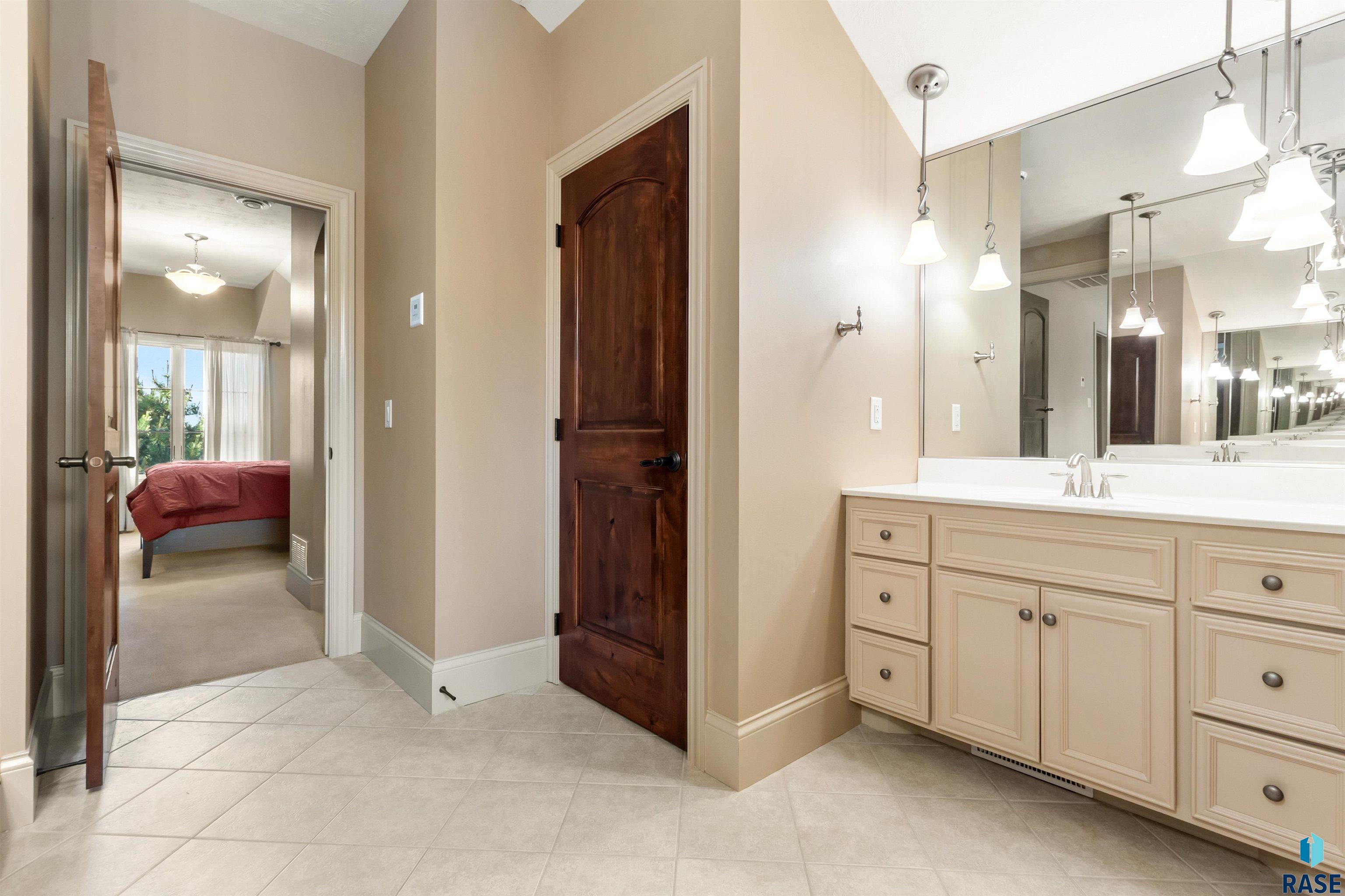 2601 W Latigo Trl