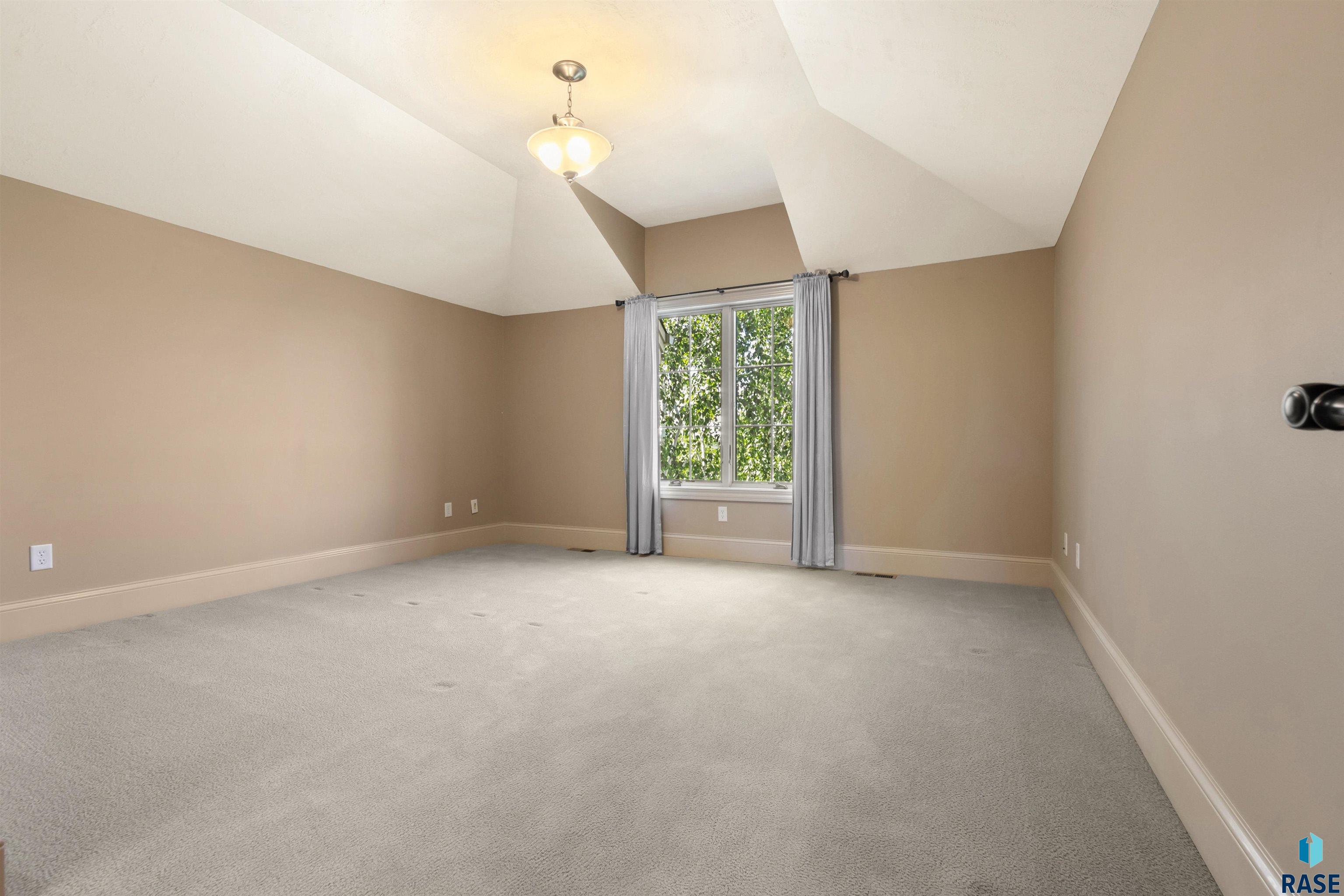 2601 W Latigo Trl