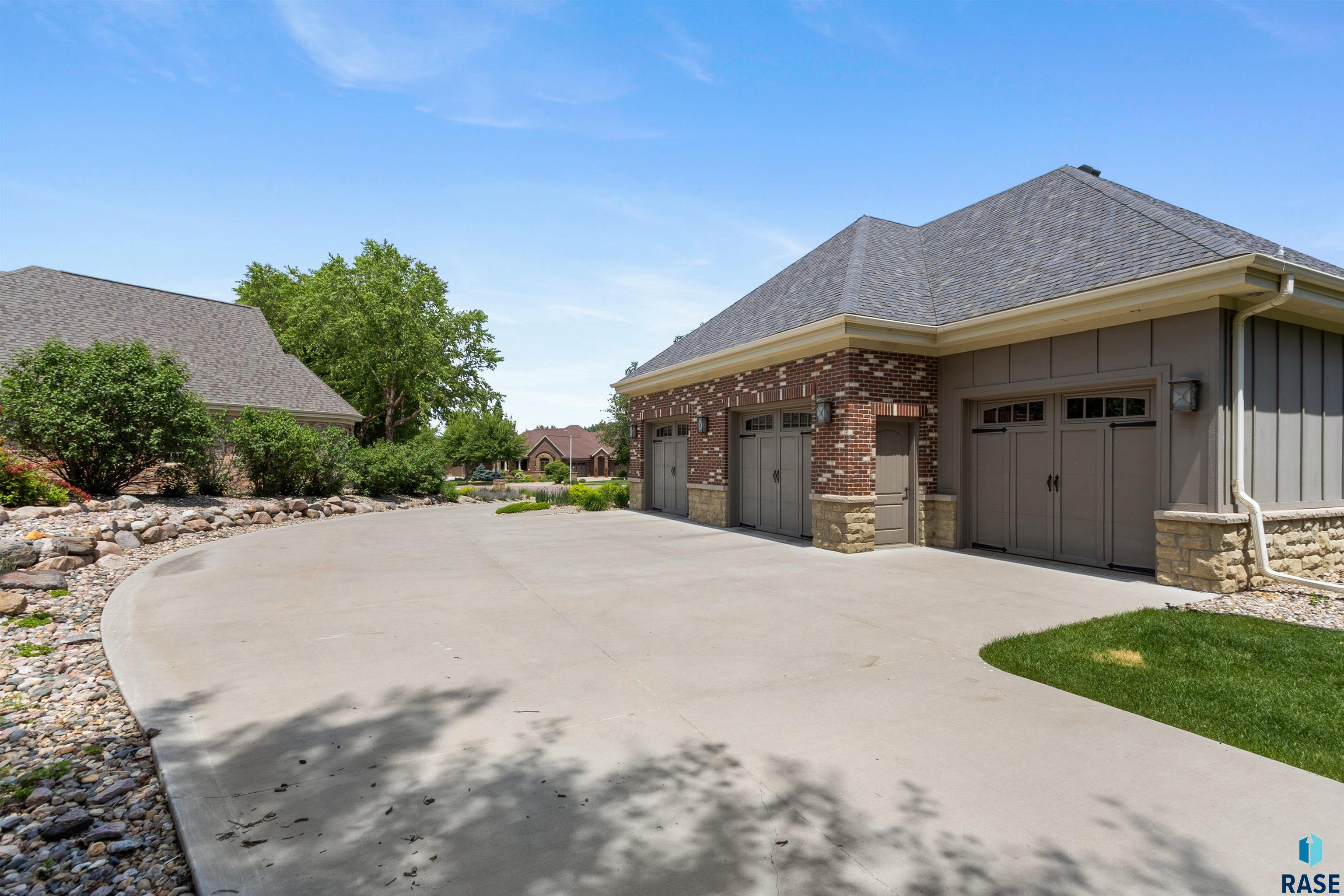 2601 W Latigo Trl