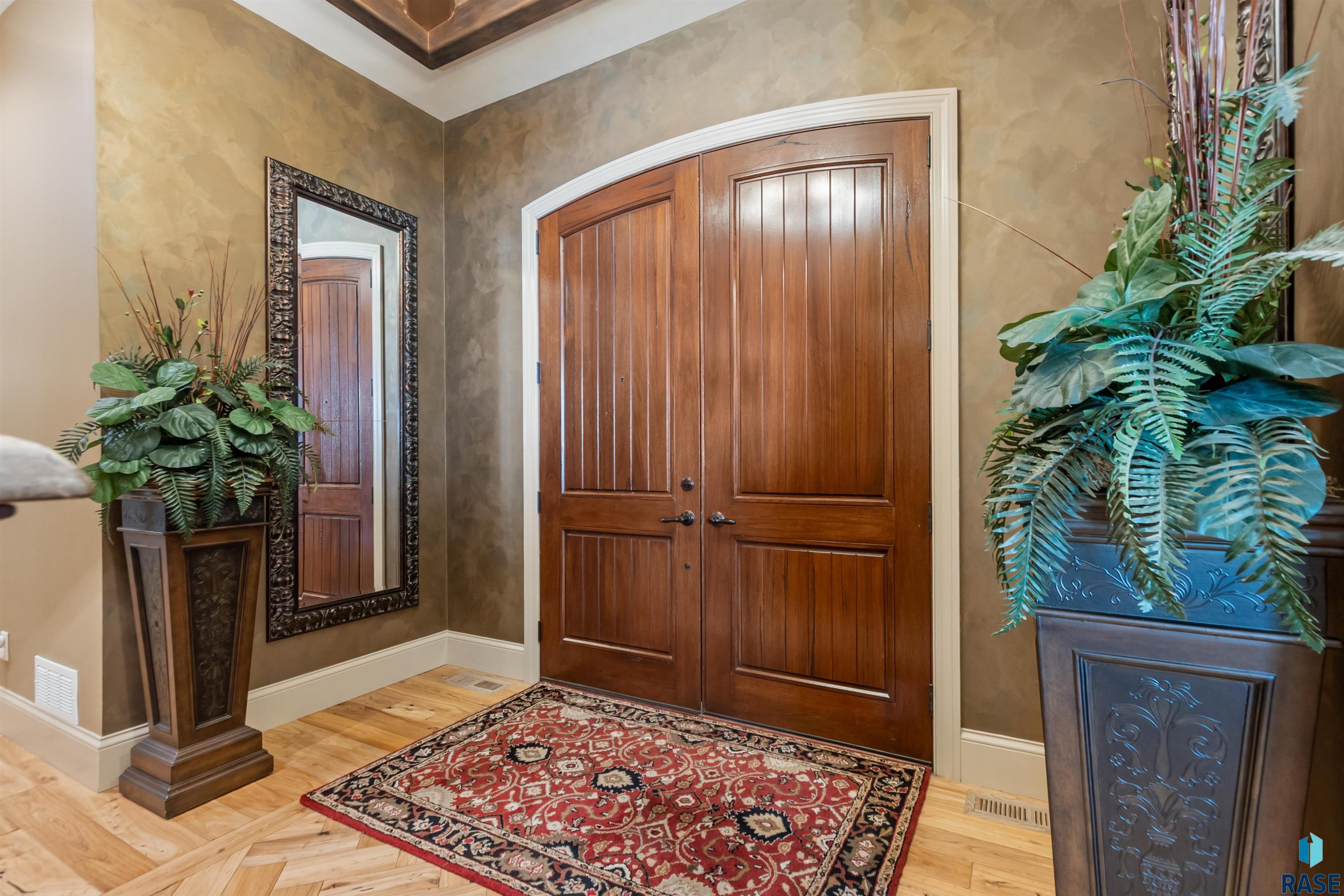 2601 W Latigo Trl