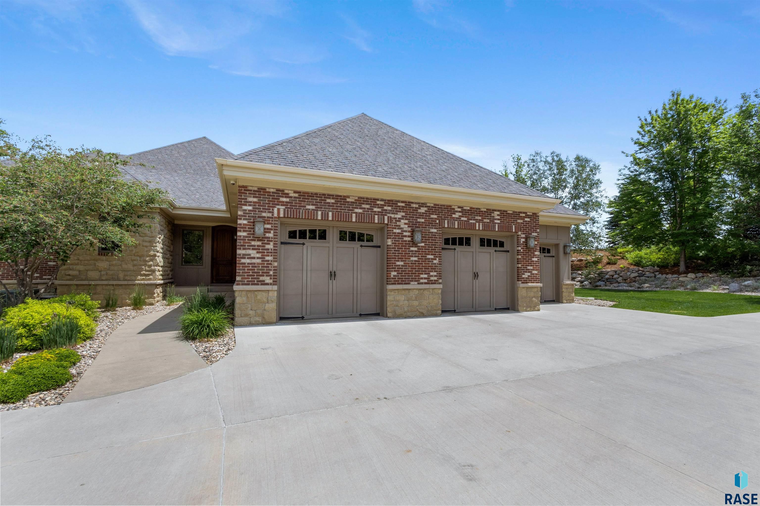2601 W Latigo Trl
