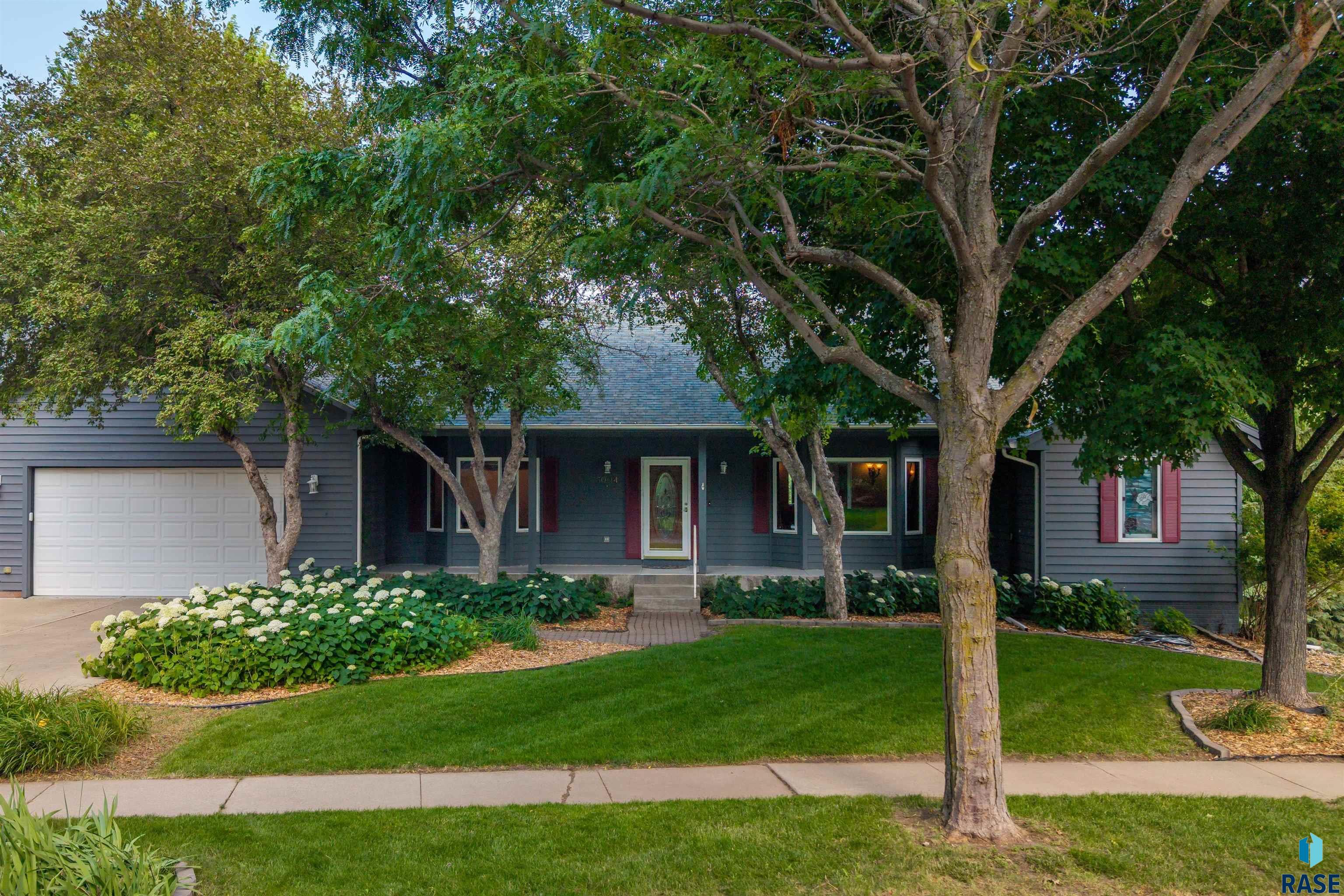 3004 S Coral Ct