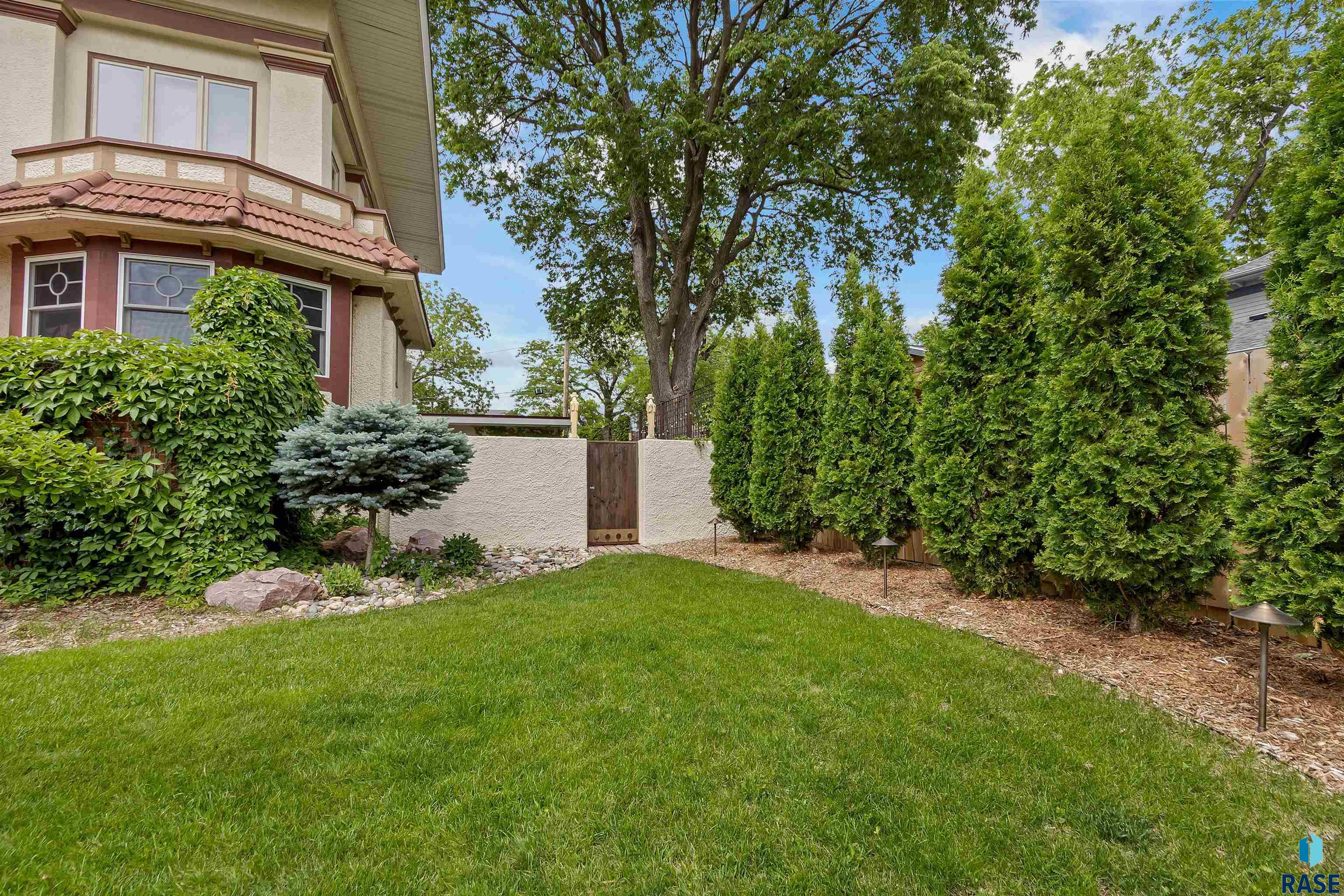 118 W 19th St