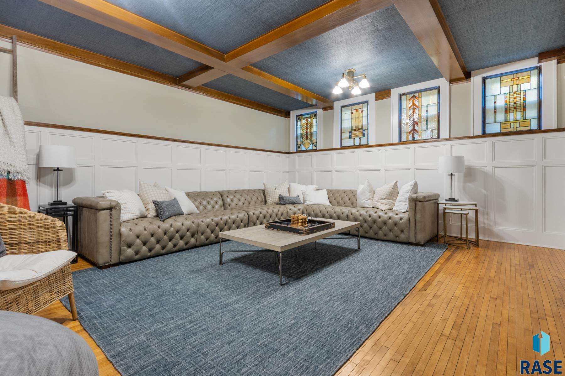 118 W 19th St
