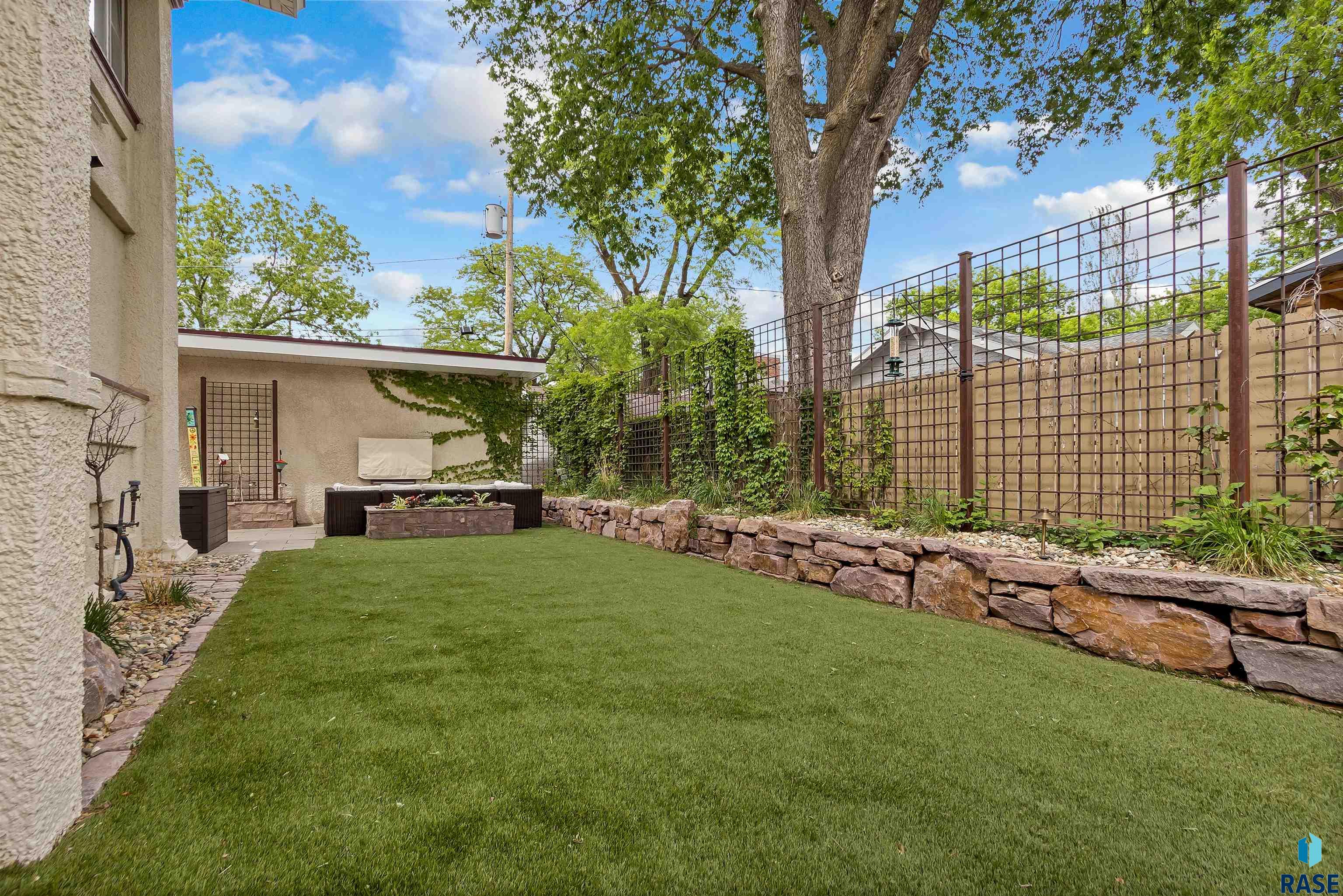 118 W 19th St