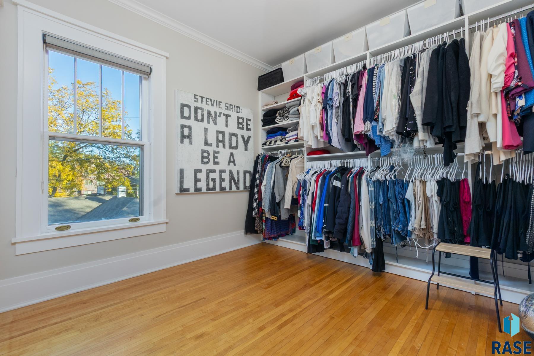 118 W 19th St
