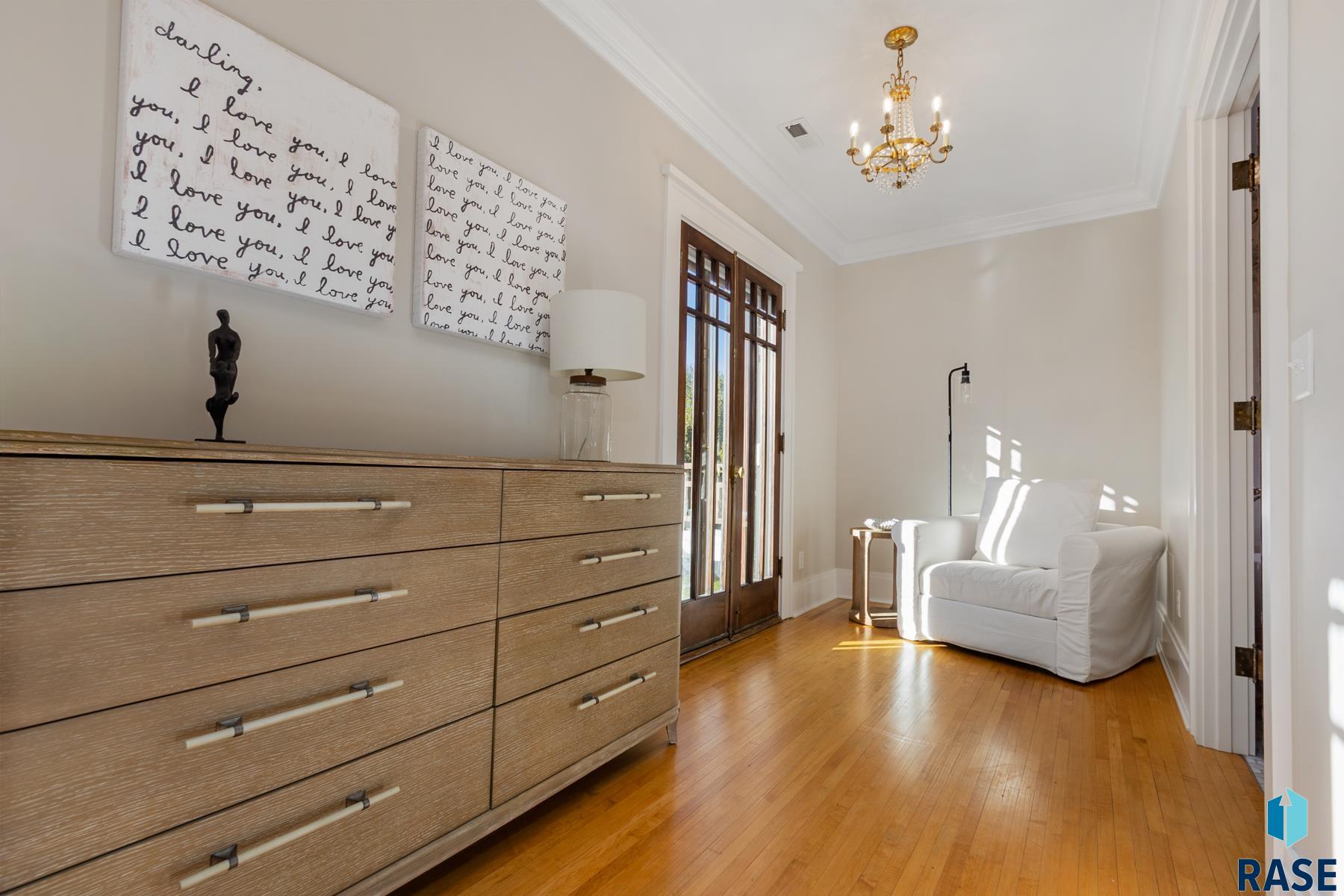 118 W 19th St