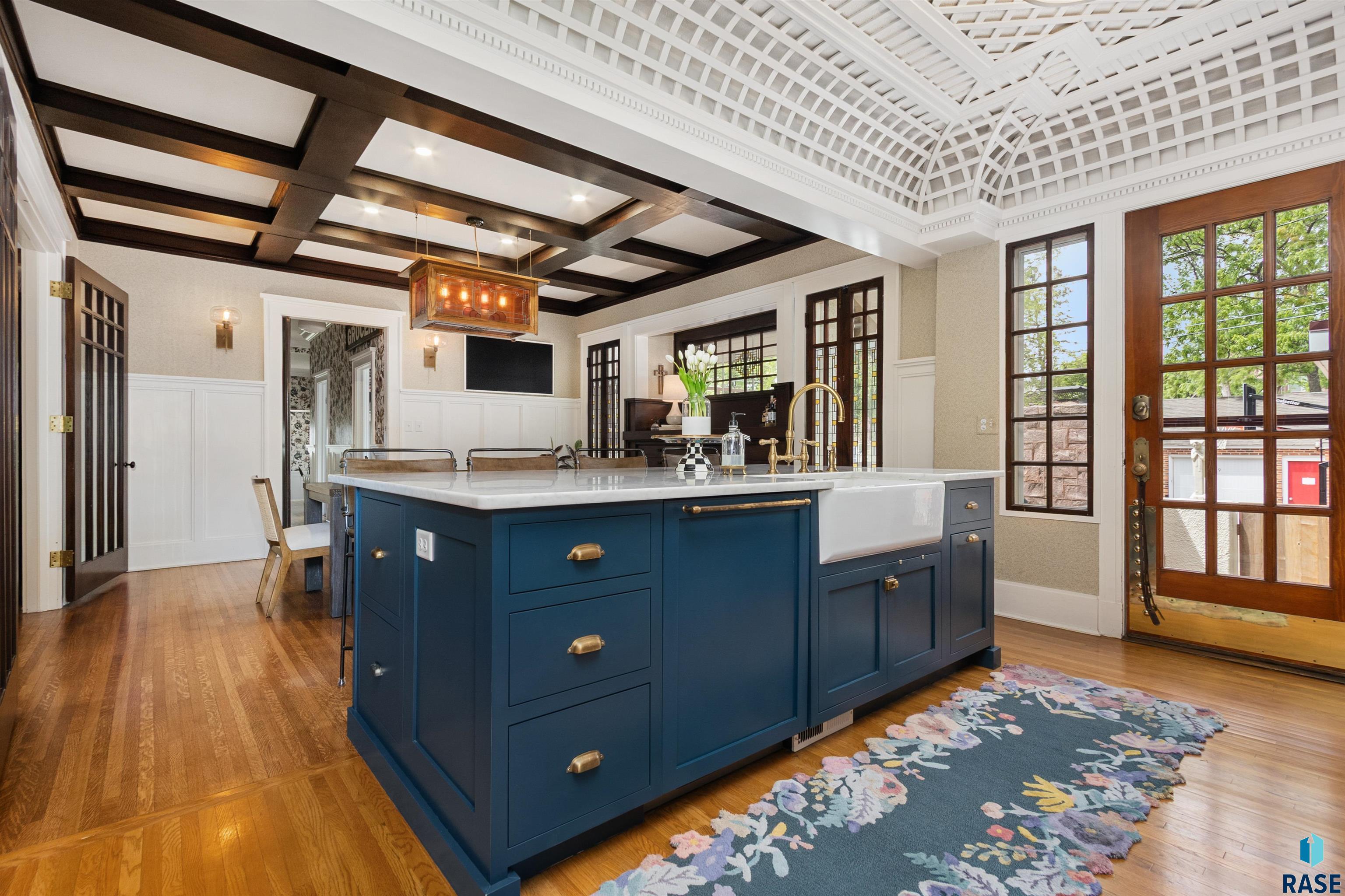 118 W 19th St