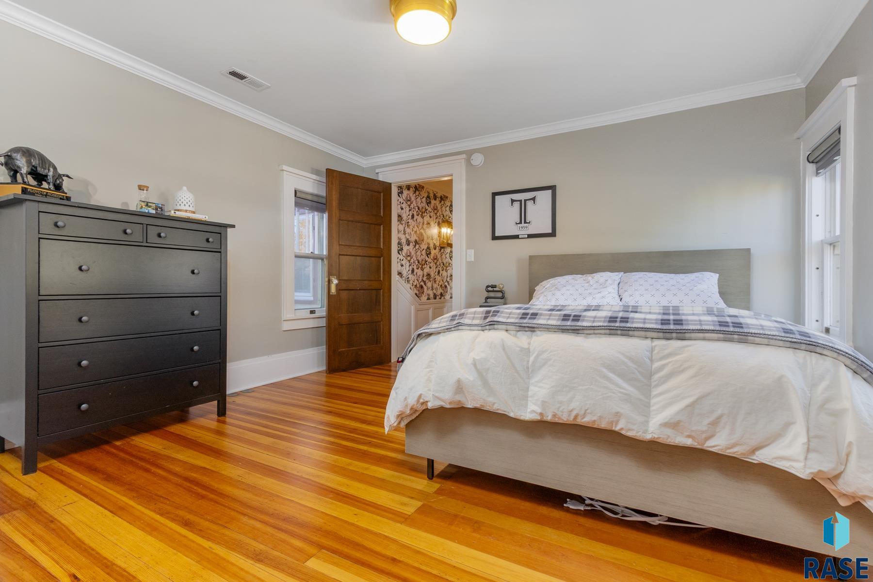 118 W 19th St