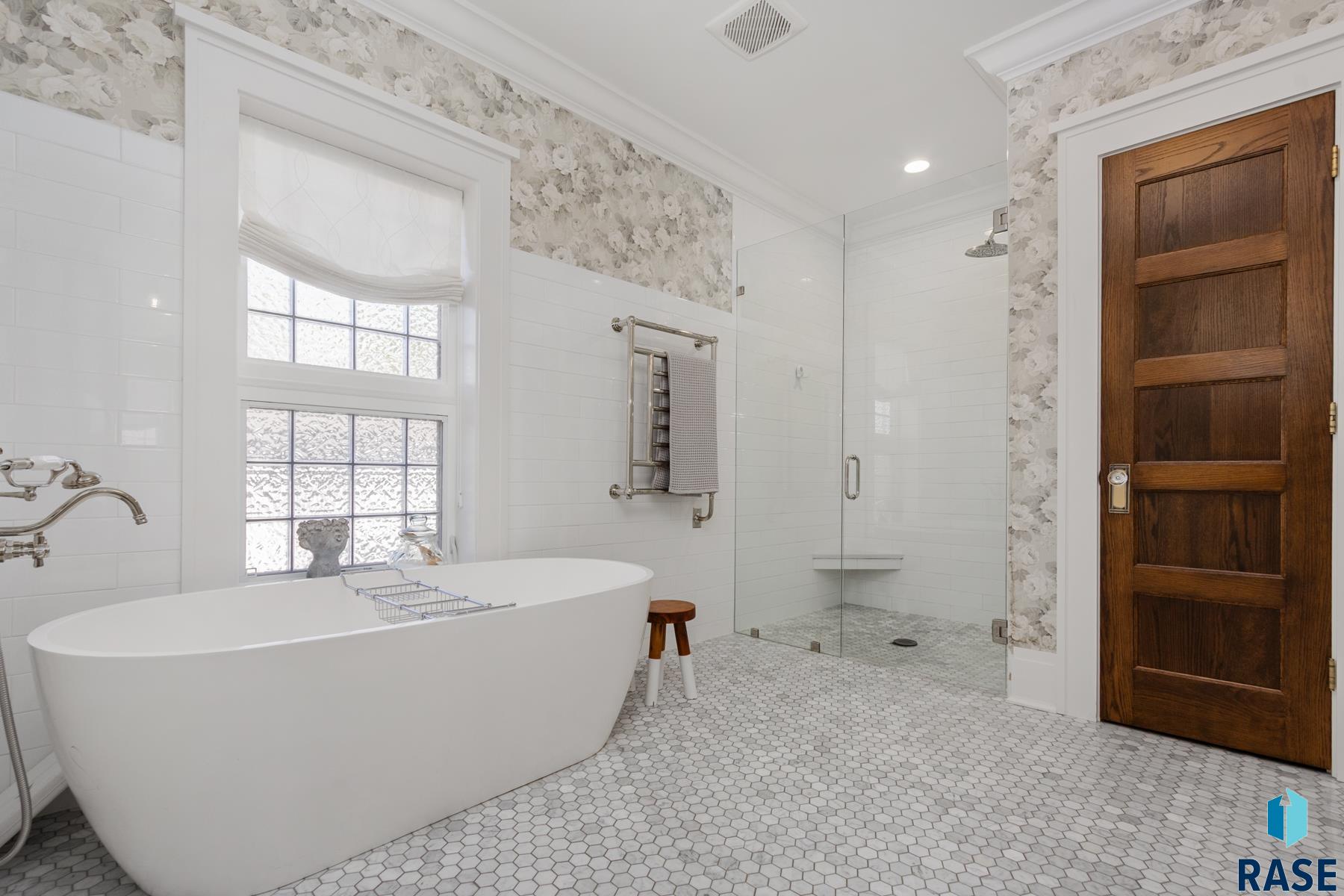 118 W 19th St