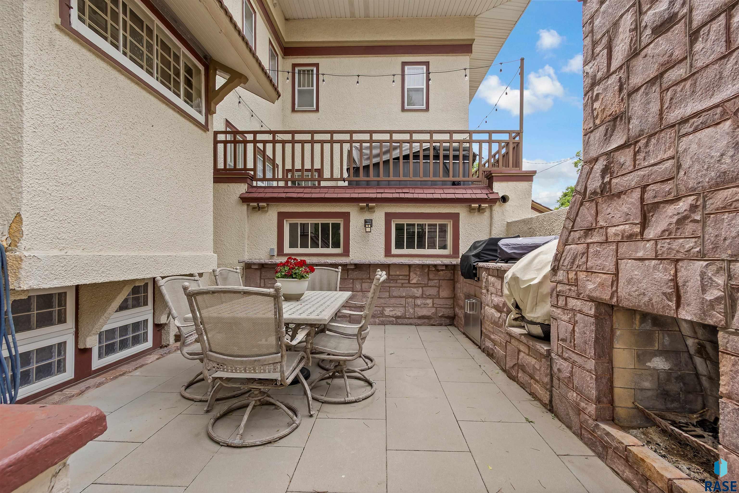 118 W 19th St
