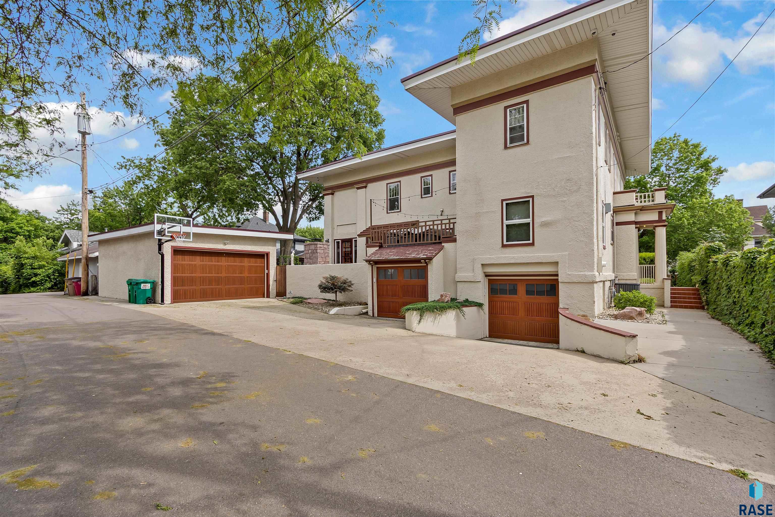 118 W 19th St