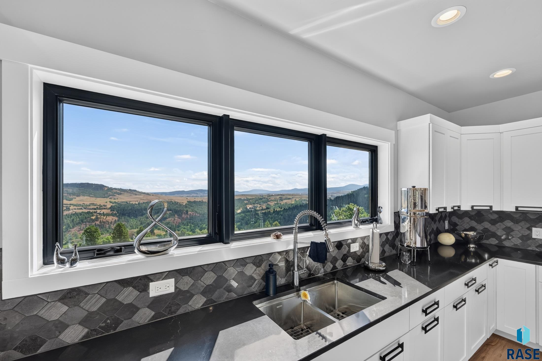 2111 Vantage Cir