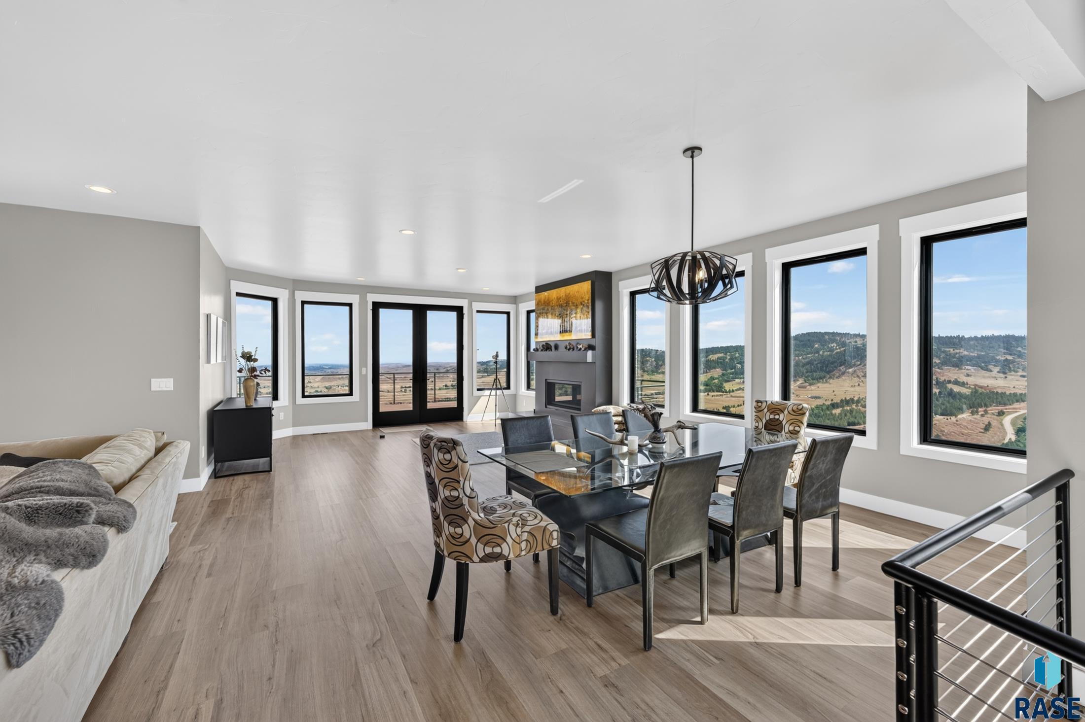 2111 Vantage Cir