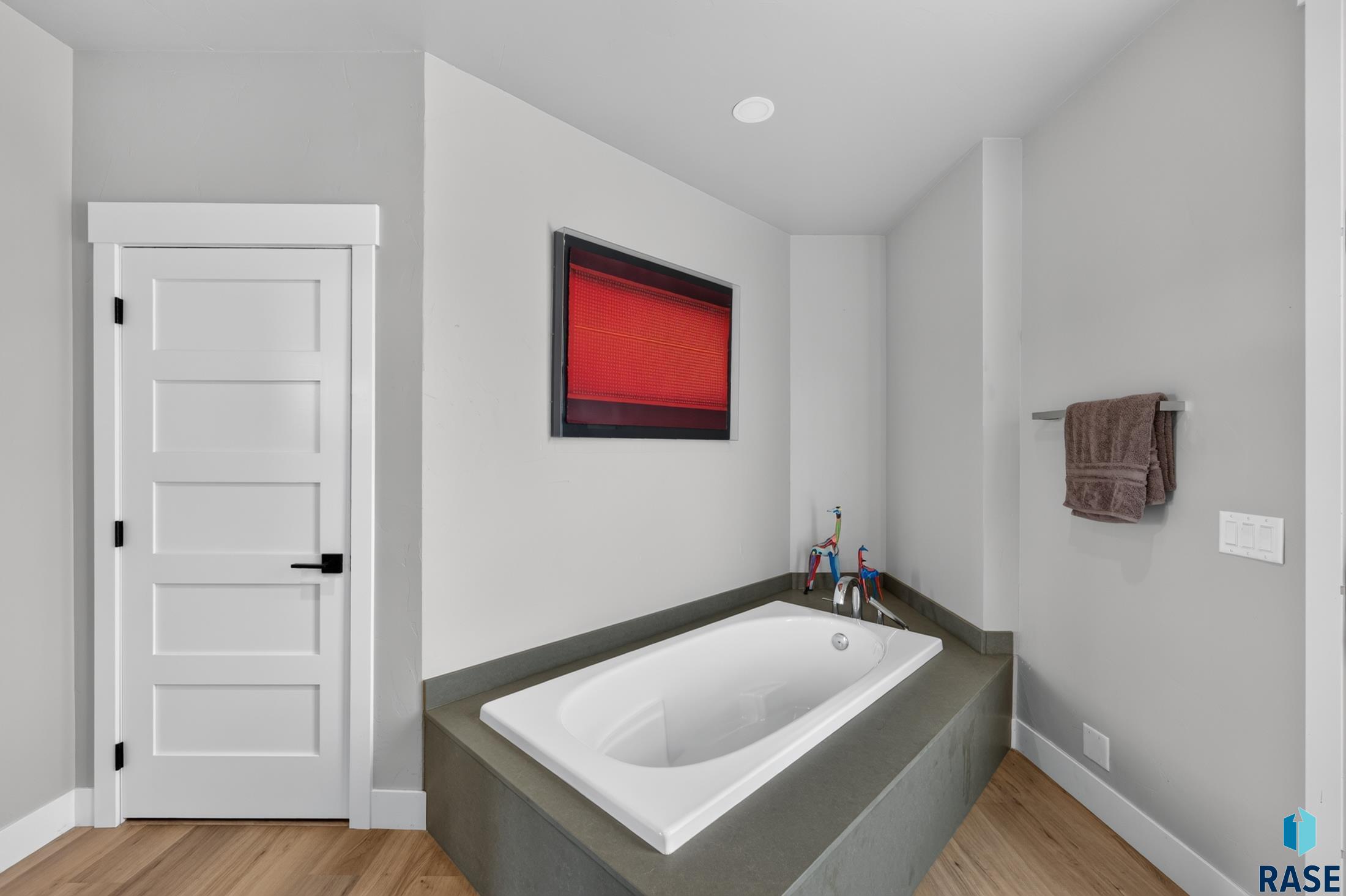 2111 Vantage Cir