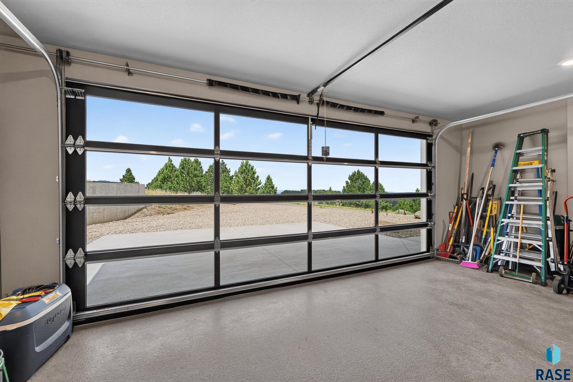 2111 Vantage Cir