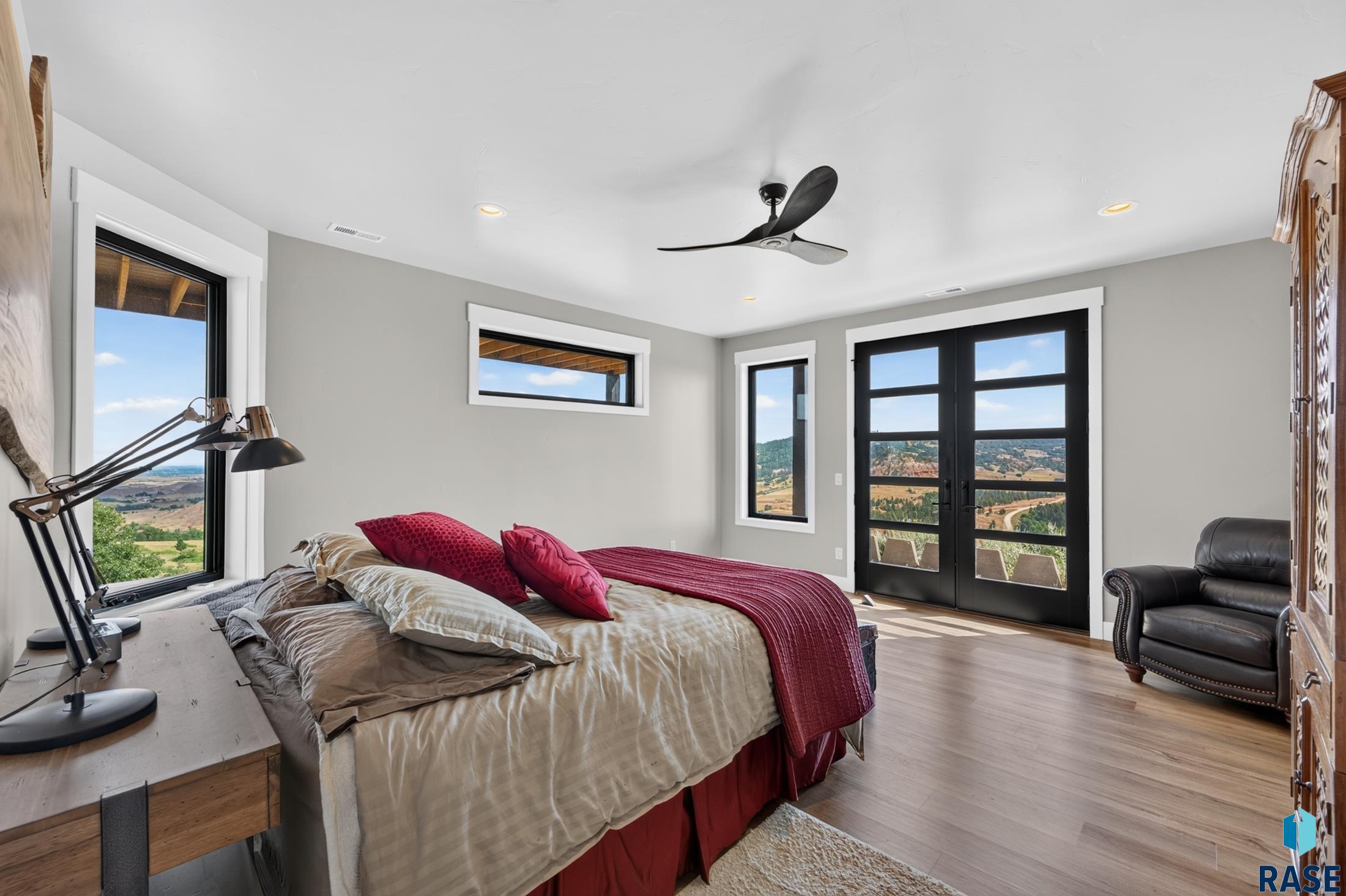 2111 Vantage Cir