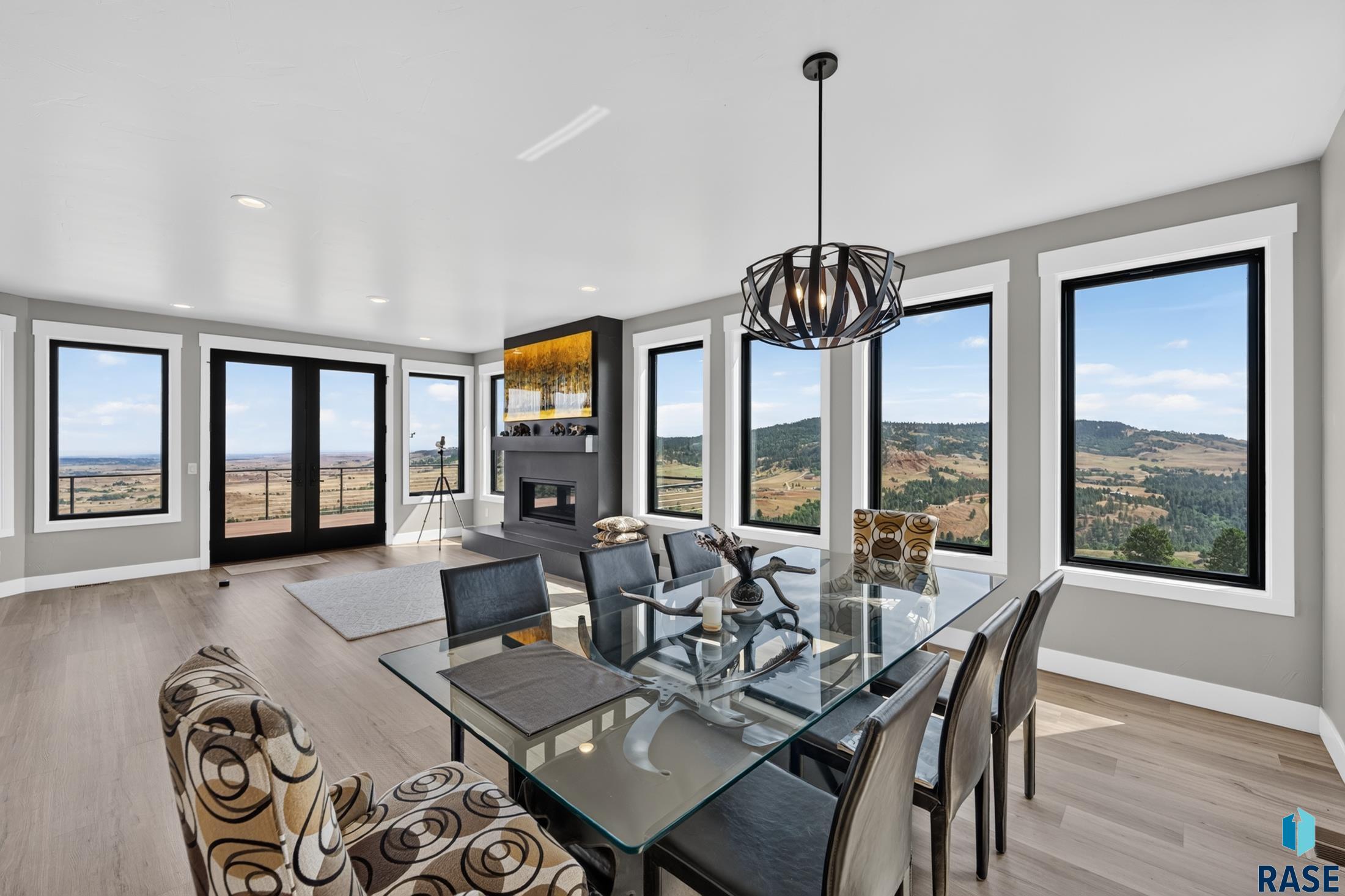 2111 Vantage Cir