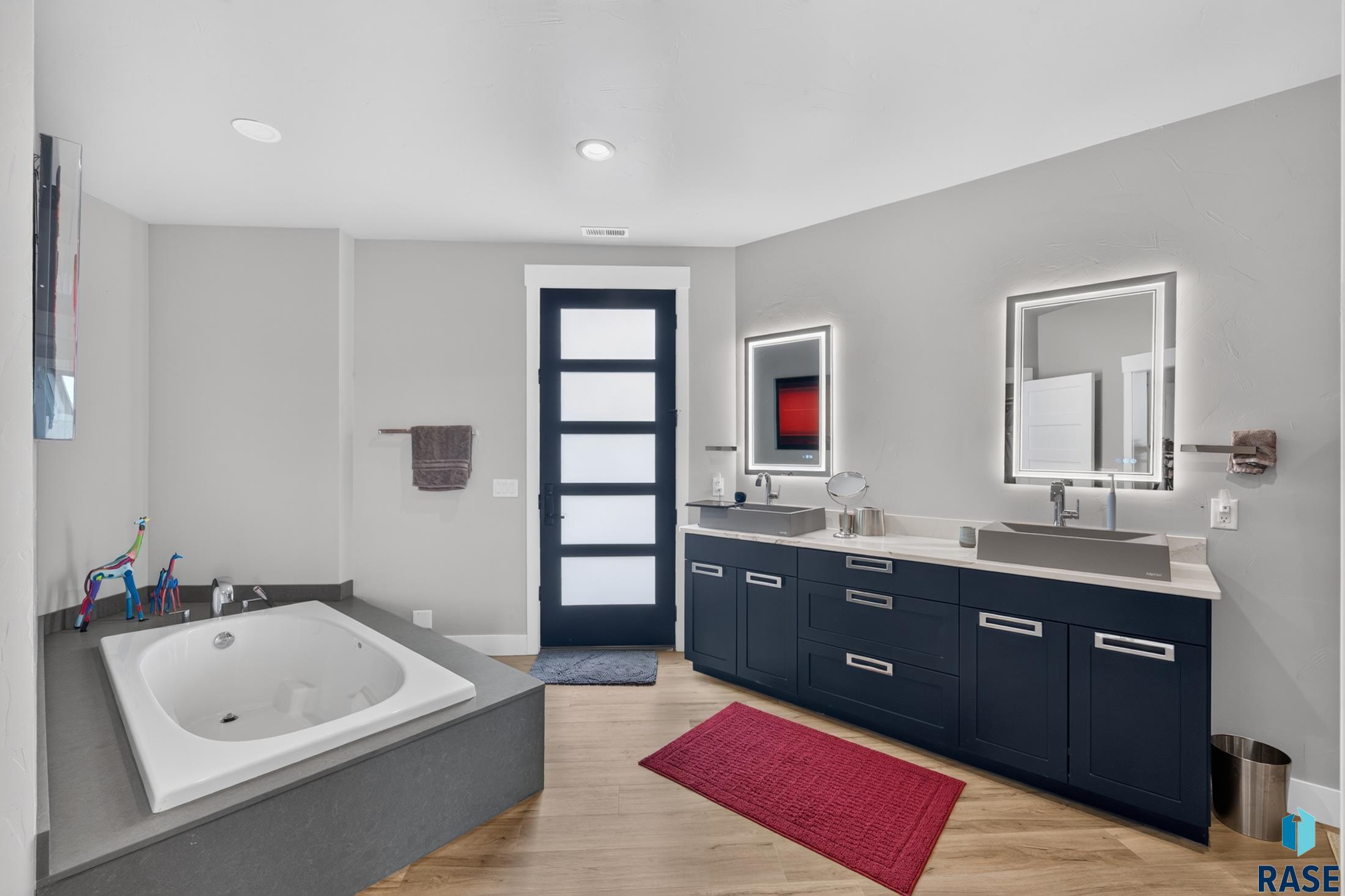 2111 Vantage Cir