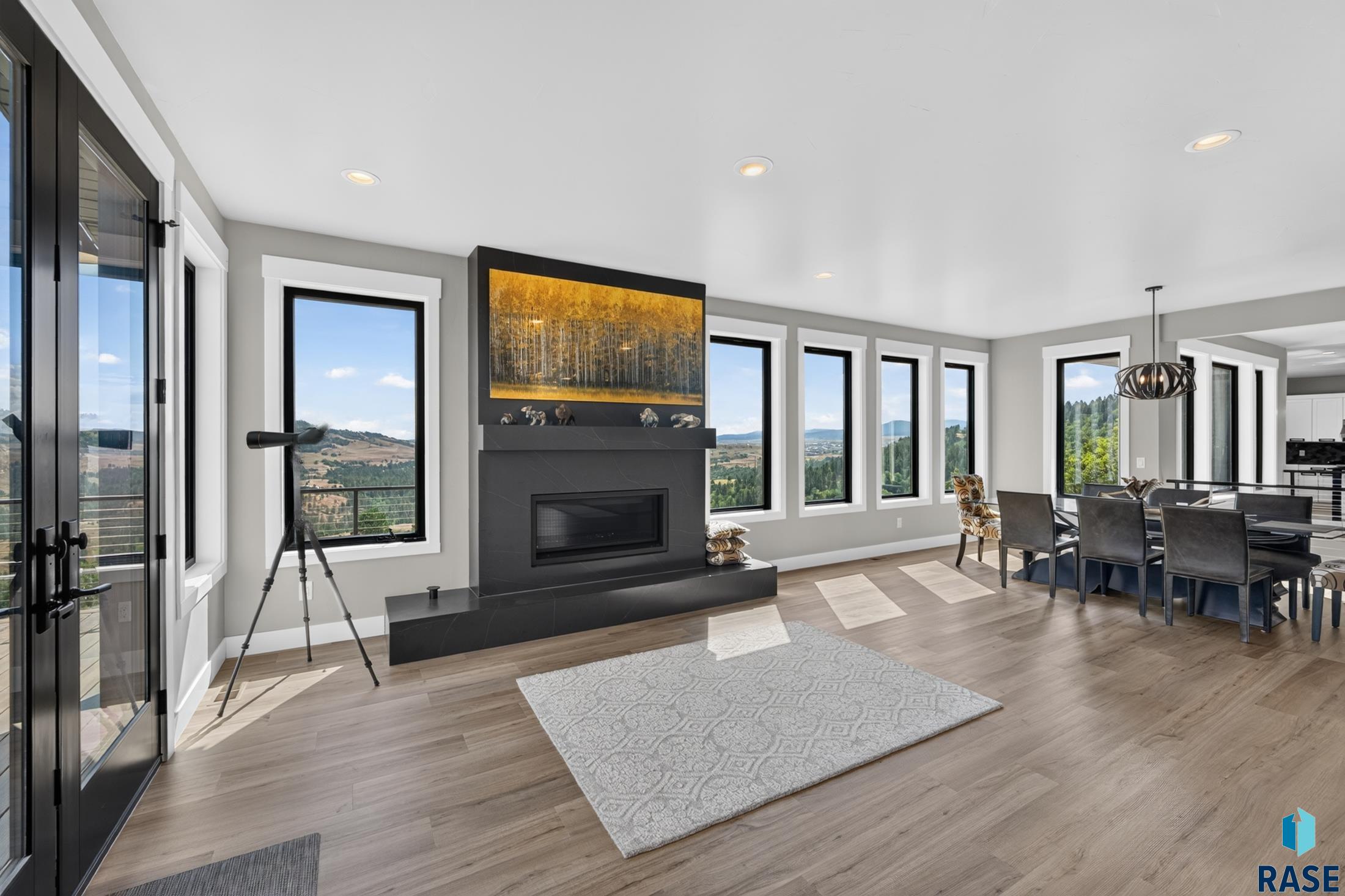 2111 Vantage Cir