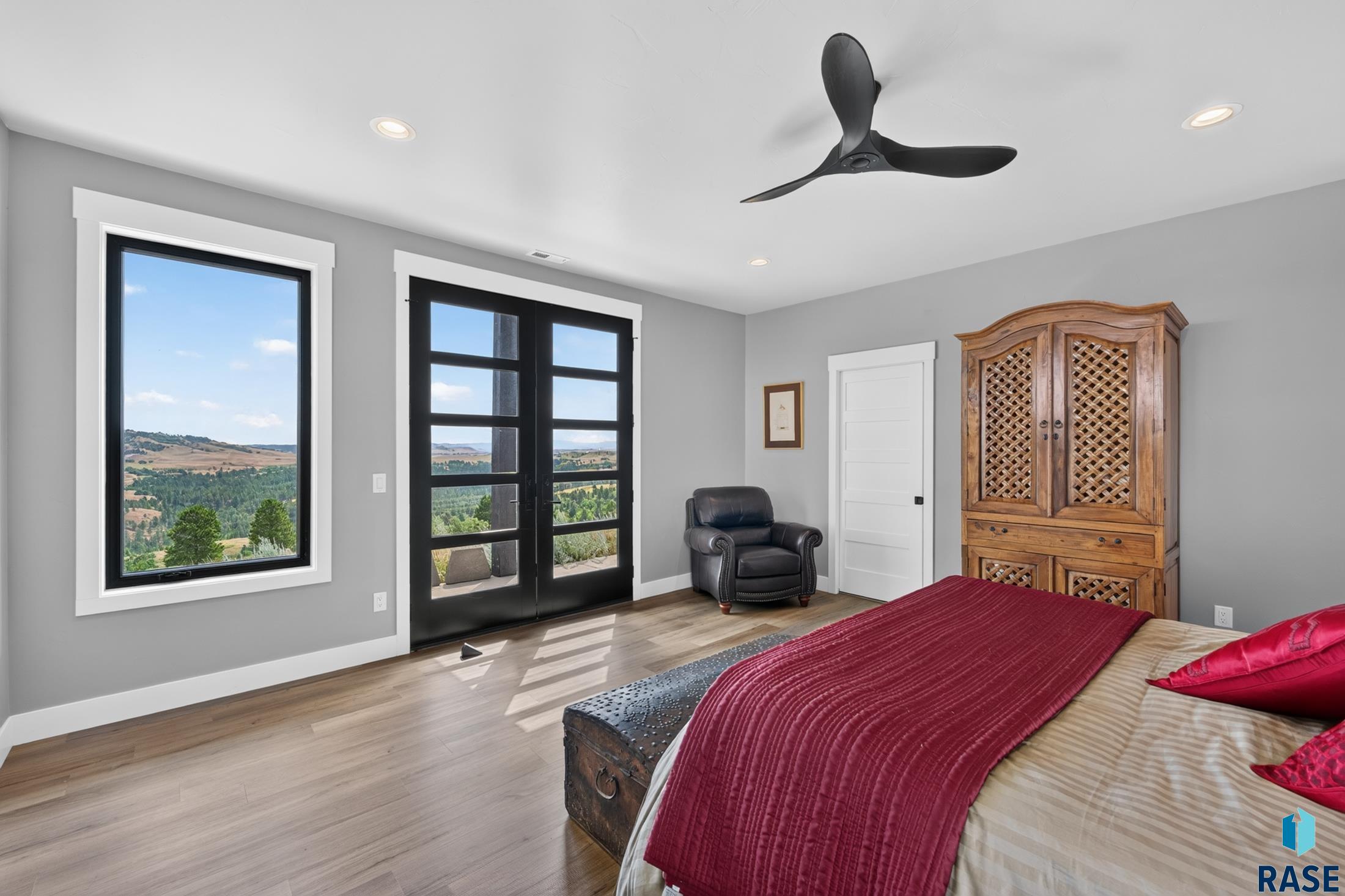 2111 Vantage Cir