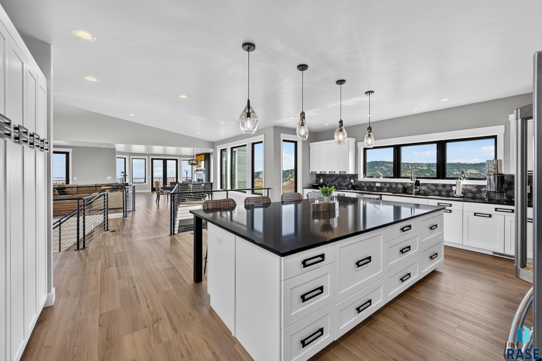 2111 Vantage Cir