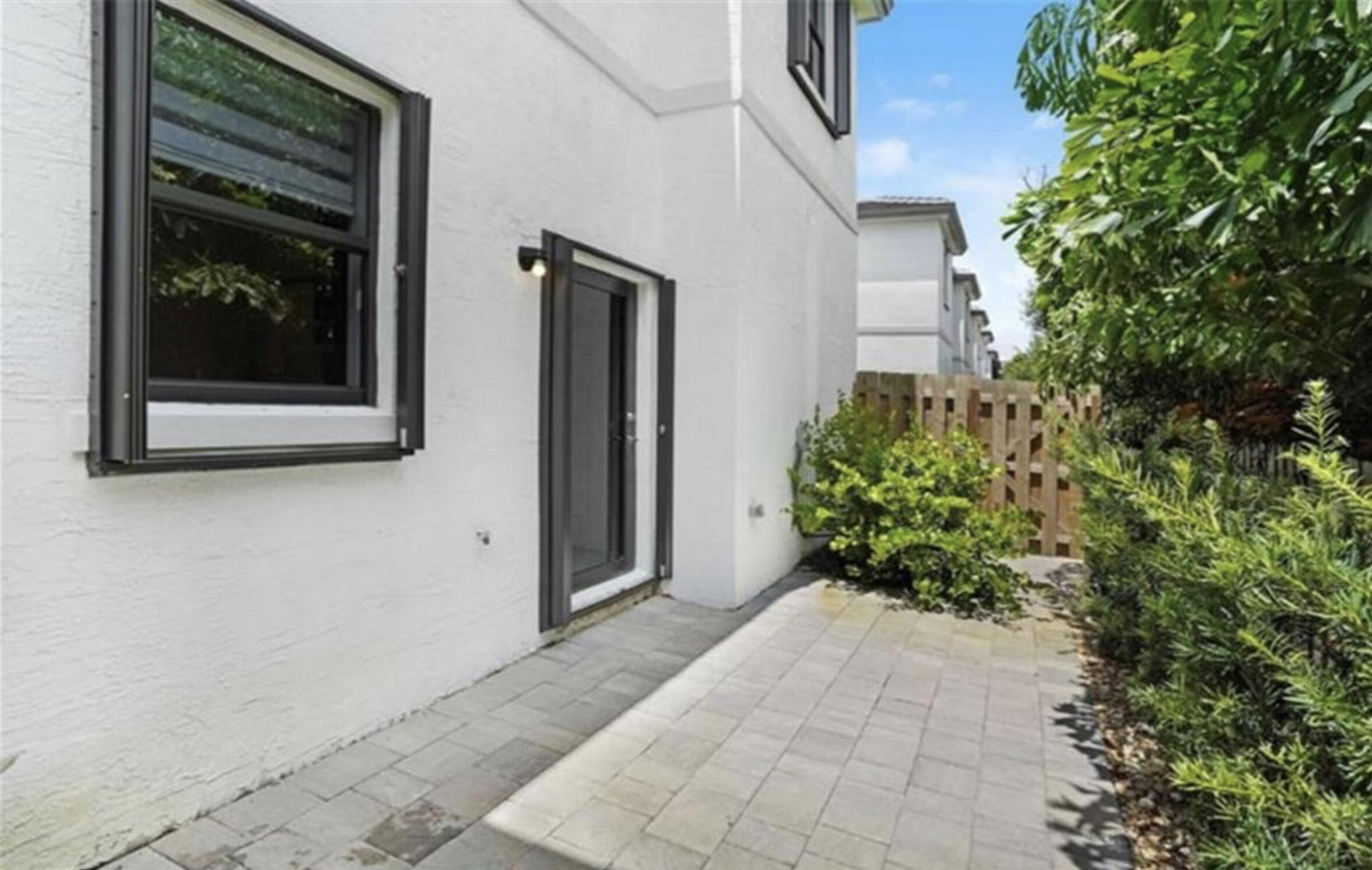 1513 SW 28th Street
