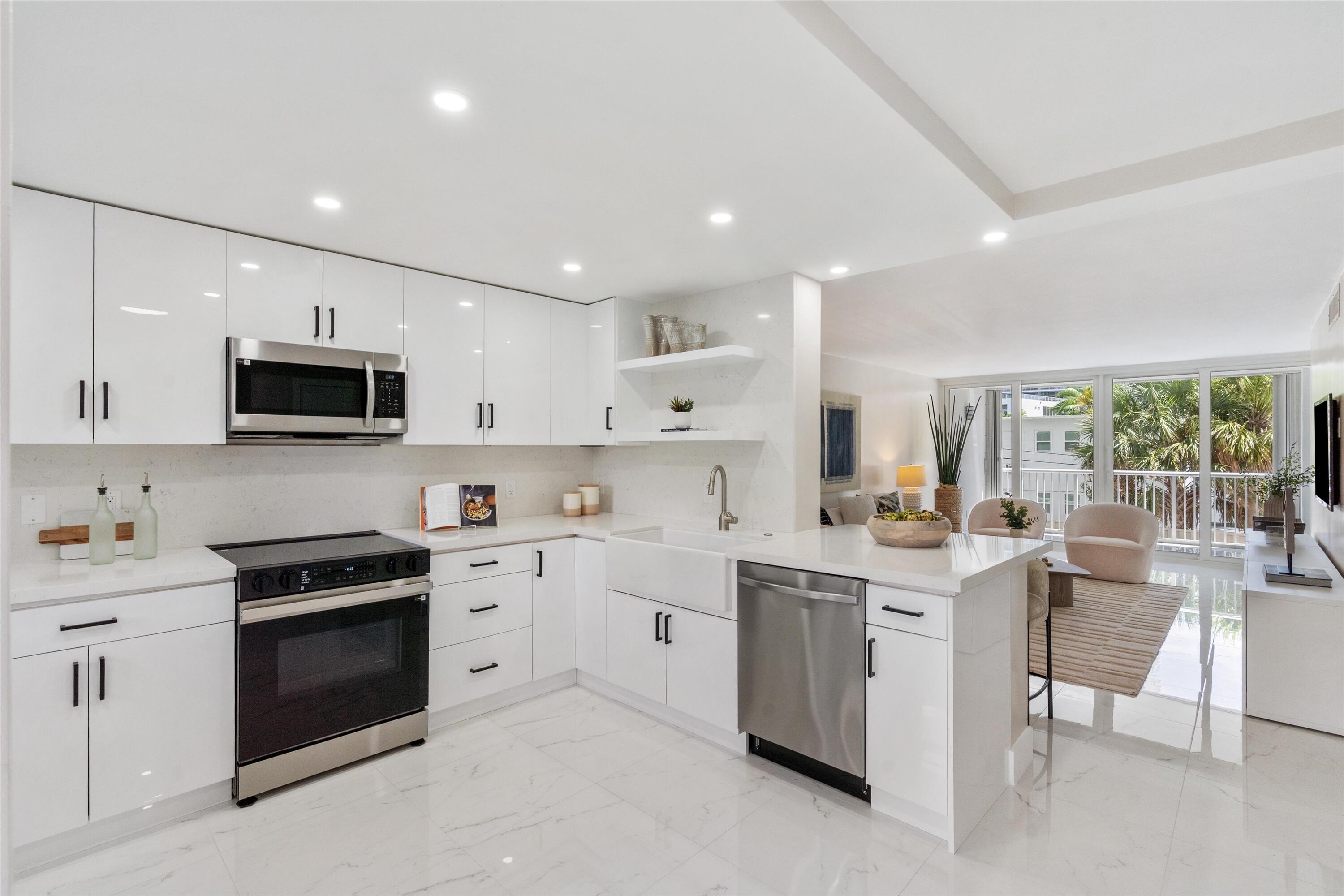 2200 NE 33rd Avenue 2J