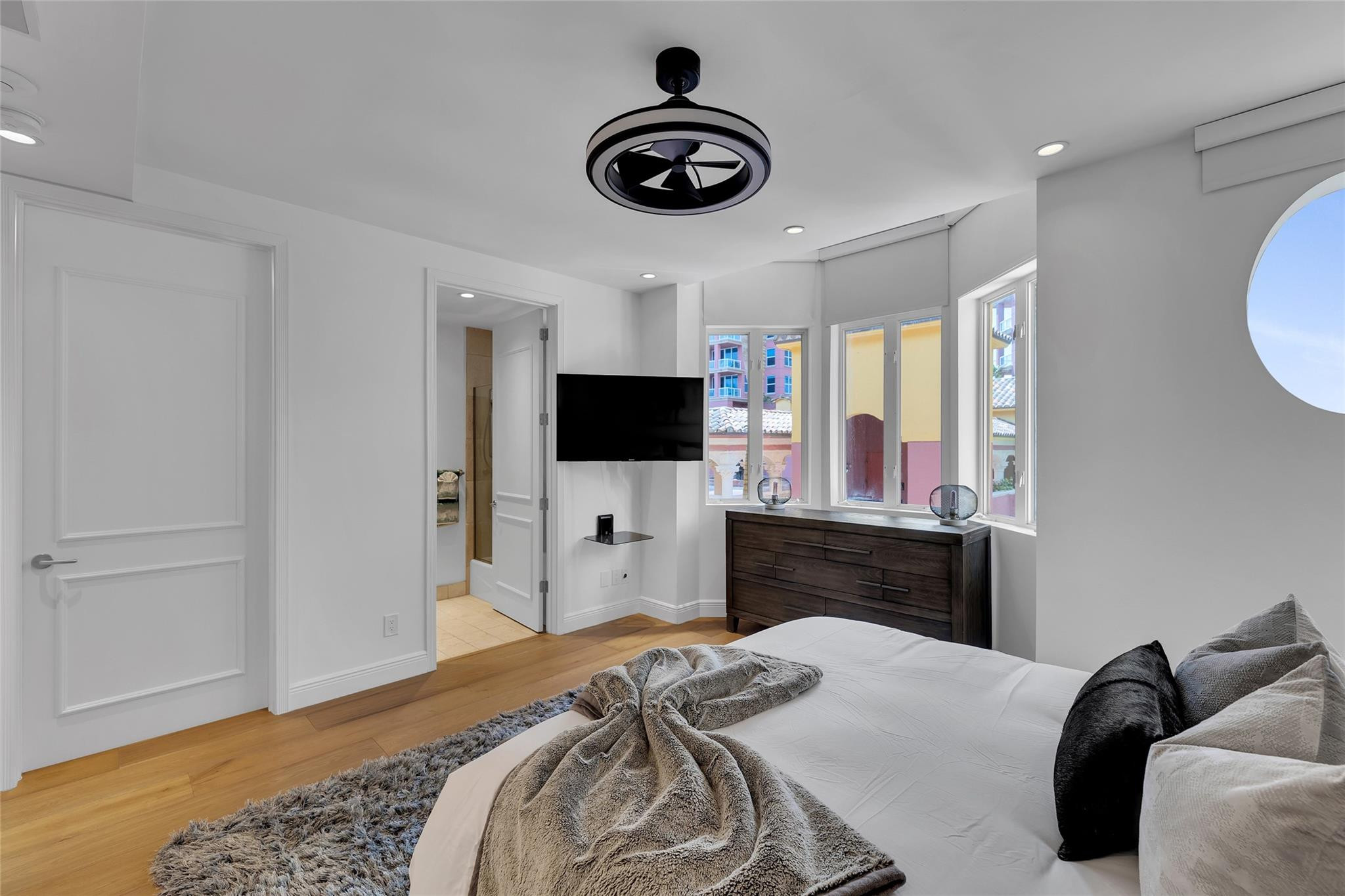 2150 N Ocean Boulevard IV