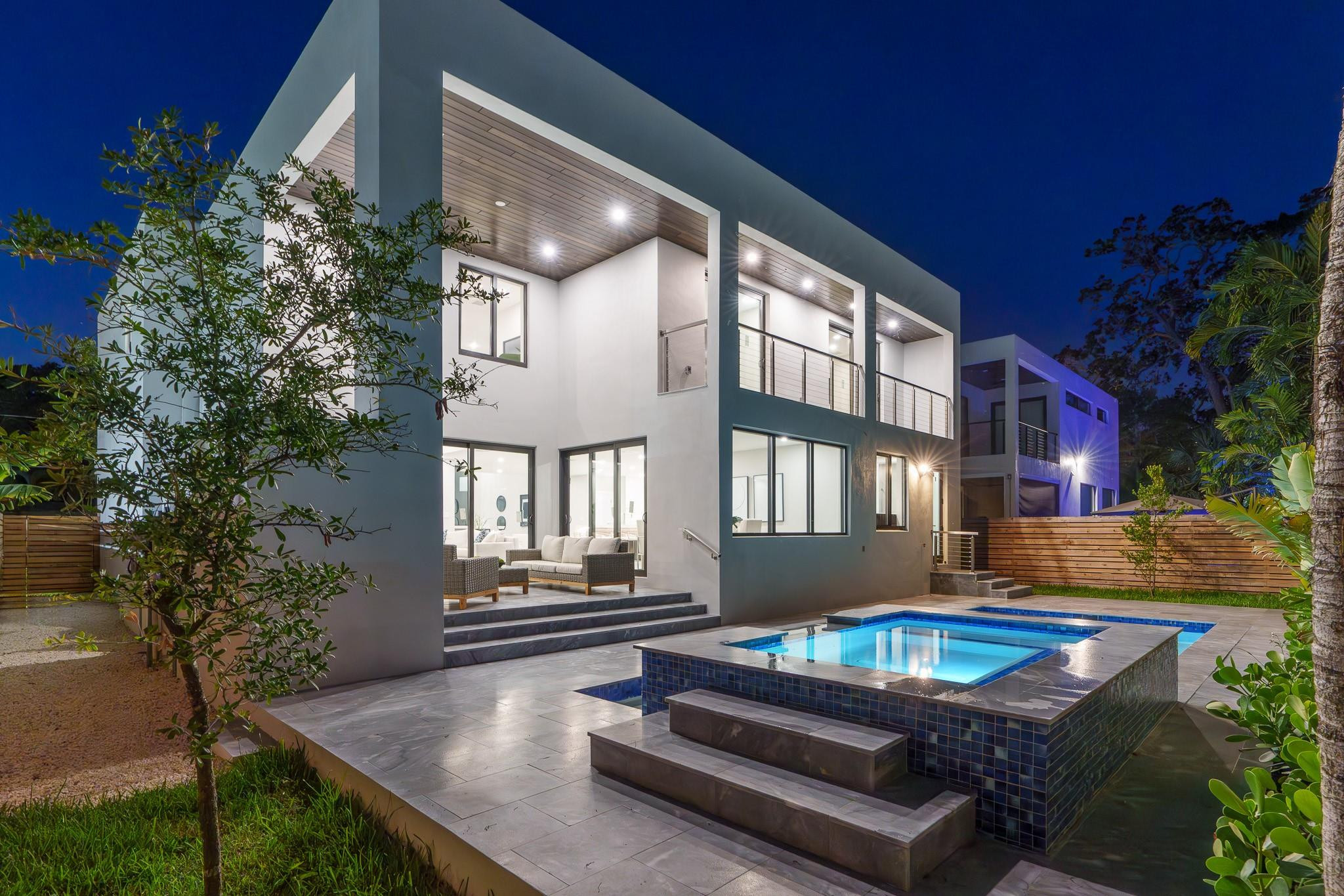1006 SW 8th Street