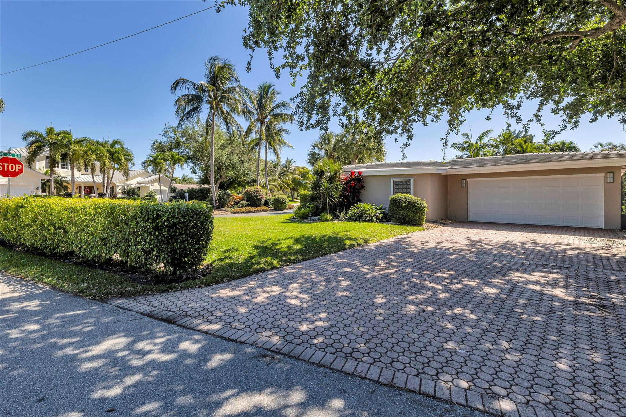 2700 NE 35th Drive