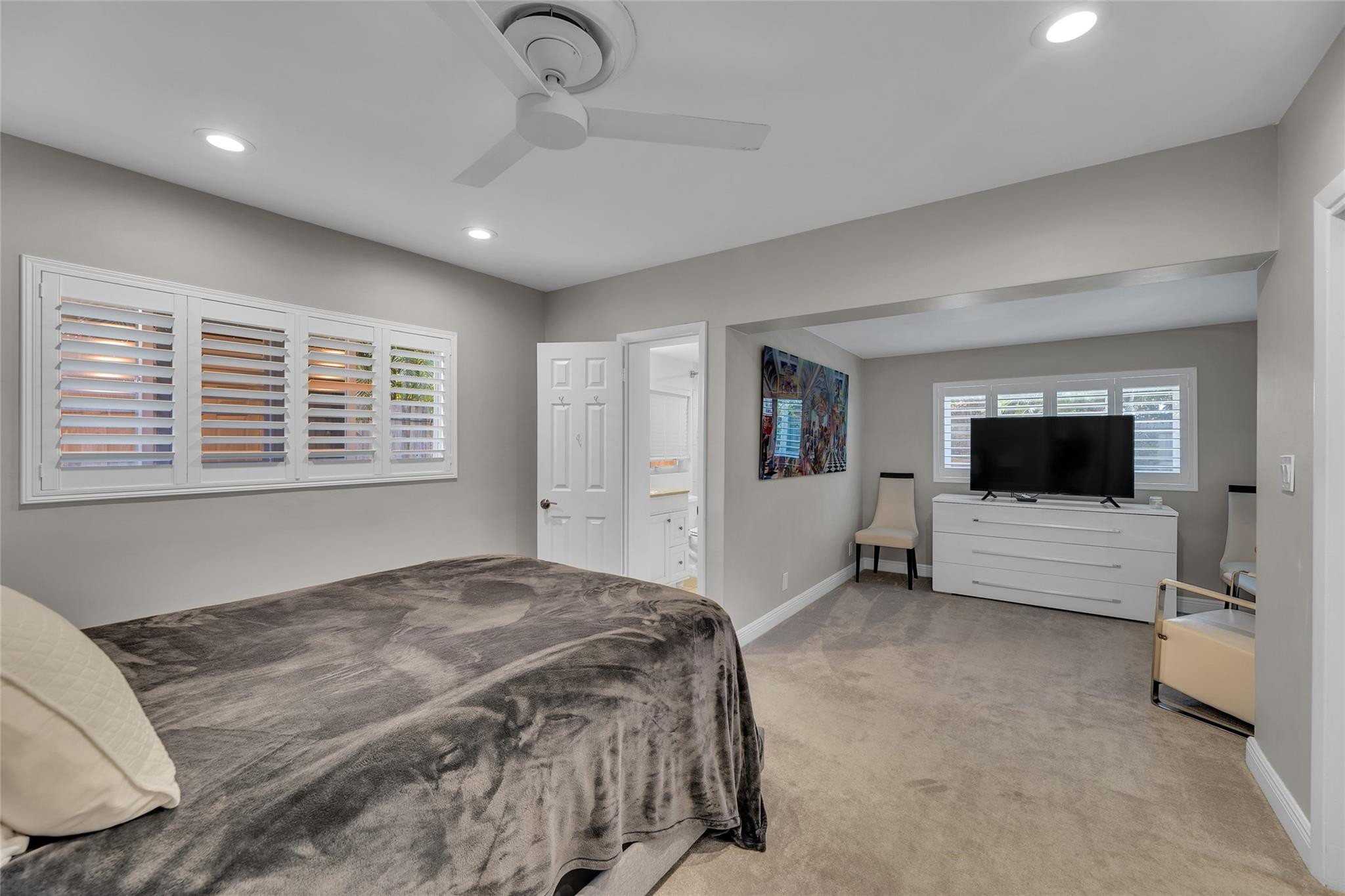 2700 NE 35th Drive