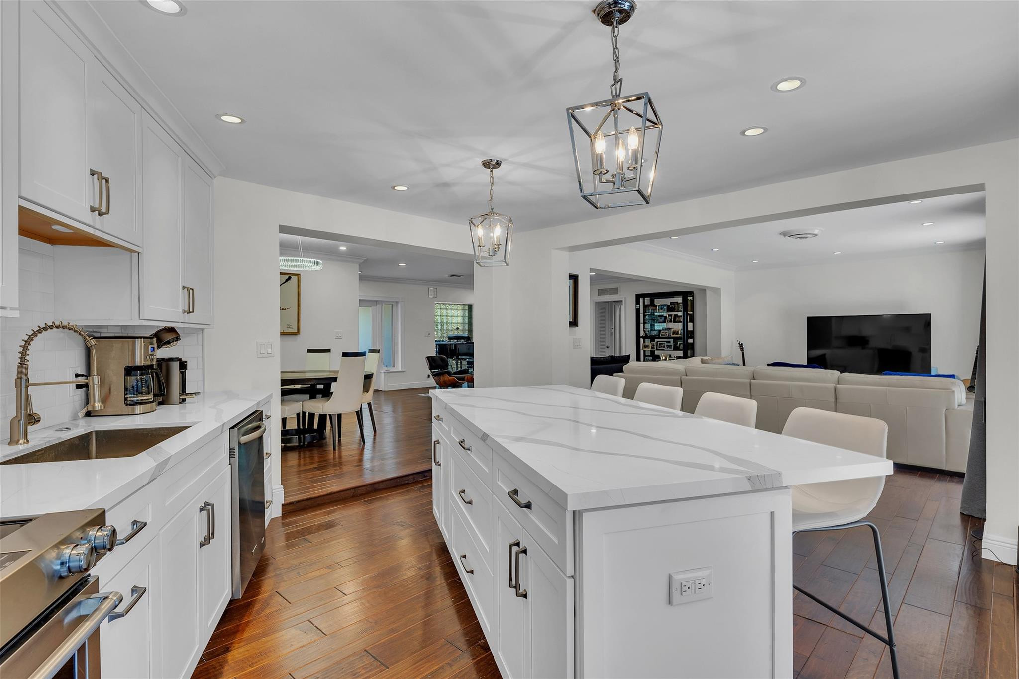 2700 NE 35th Drive