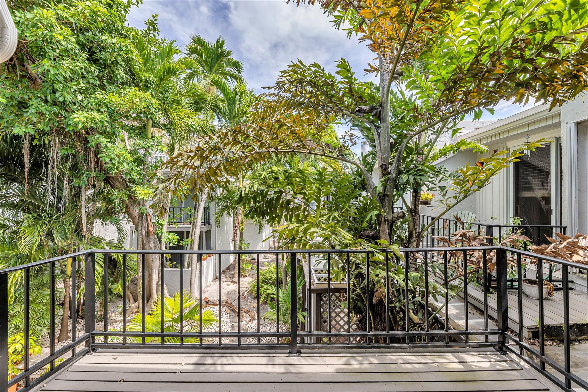 652 Kensington Place 14A
