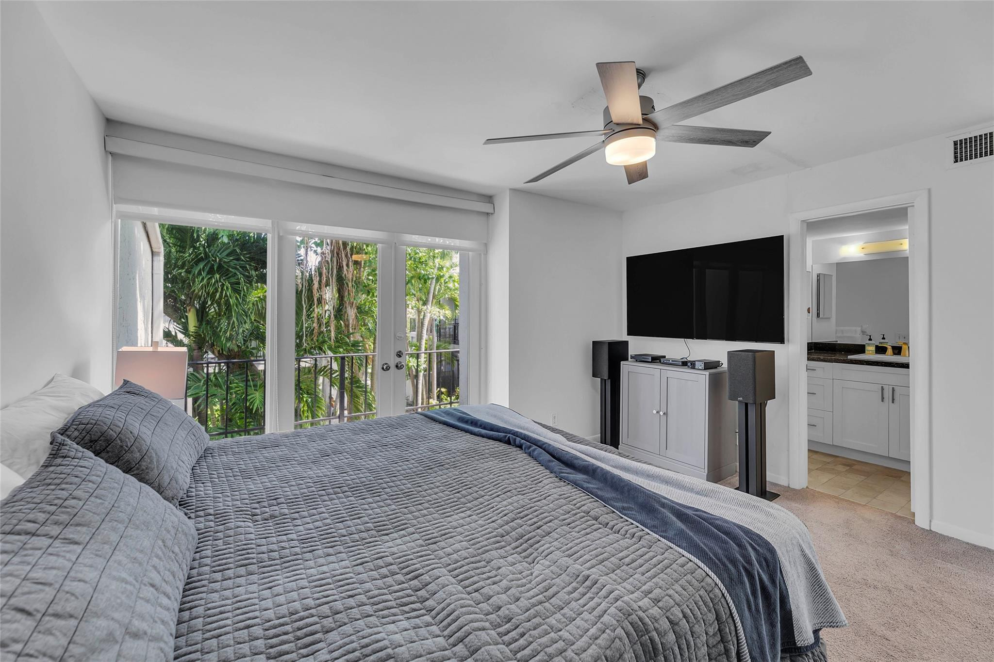 652 Kensington Place 14A