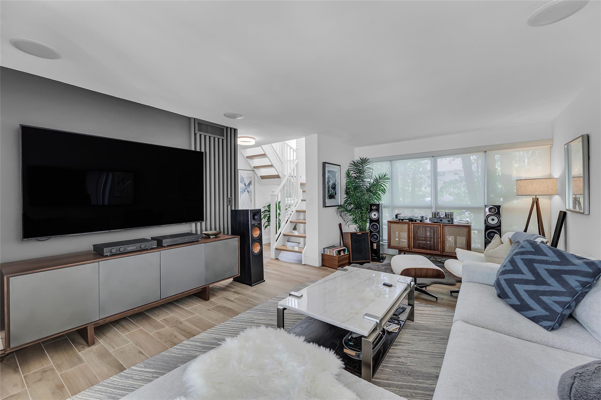 652 Kensington Place 14A