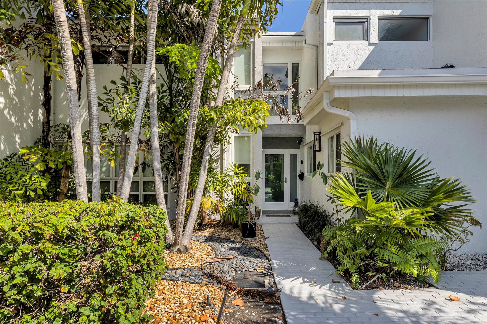 652 Kensington Place 14A
