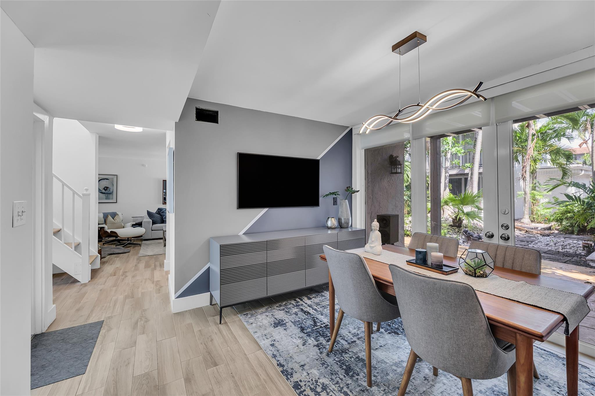 652 Kensington Place 14A