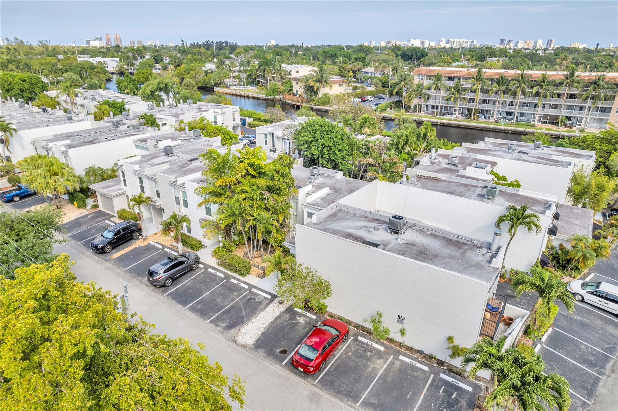 652 Kensington Place 14A