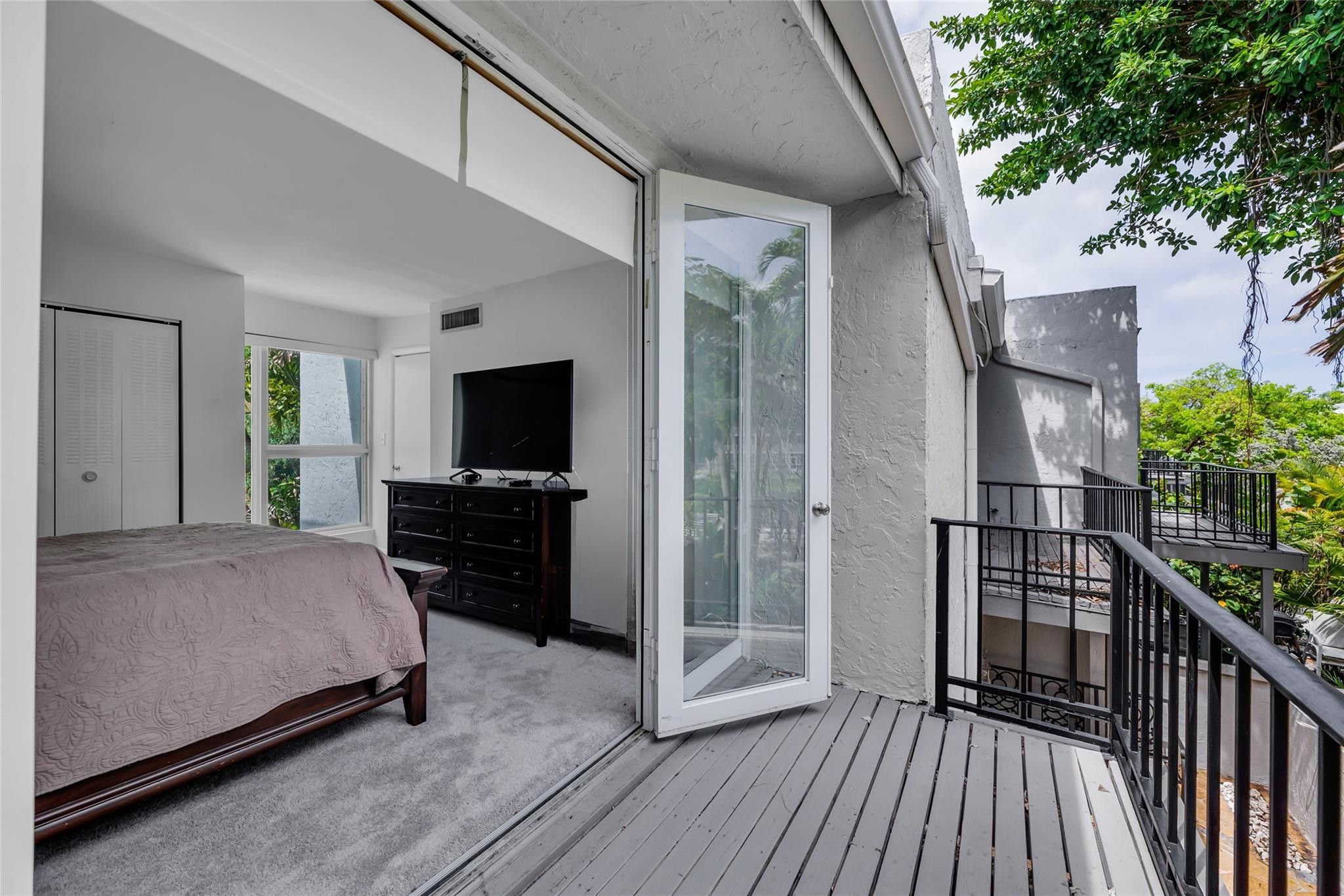 652 Kensington Place 14A