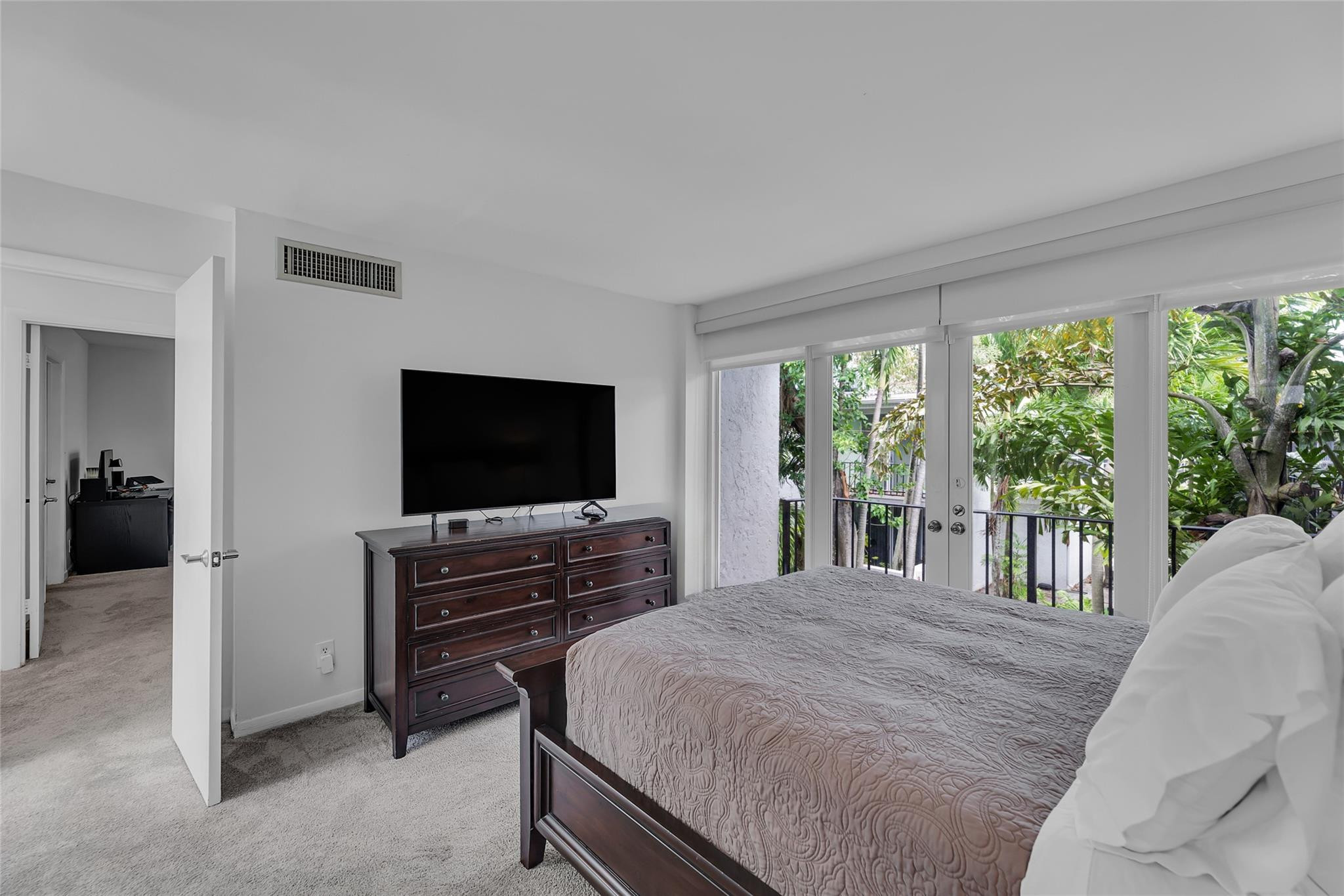 652 Kensington Place 14A