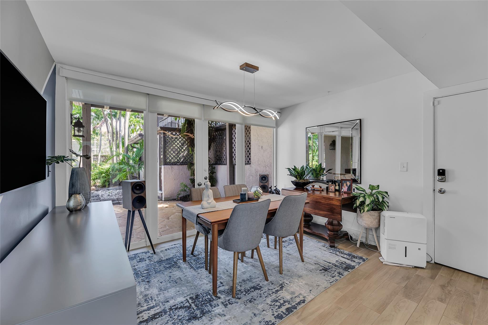 652 Kensington Place 14A
