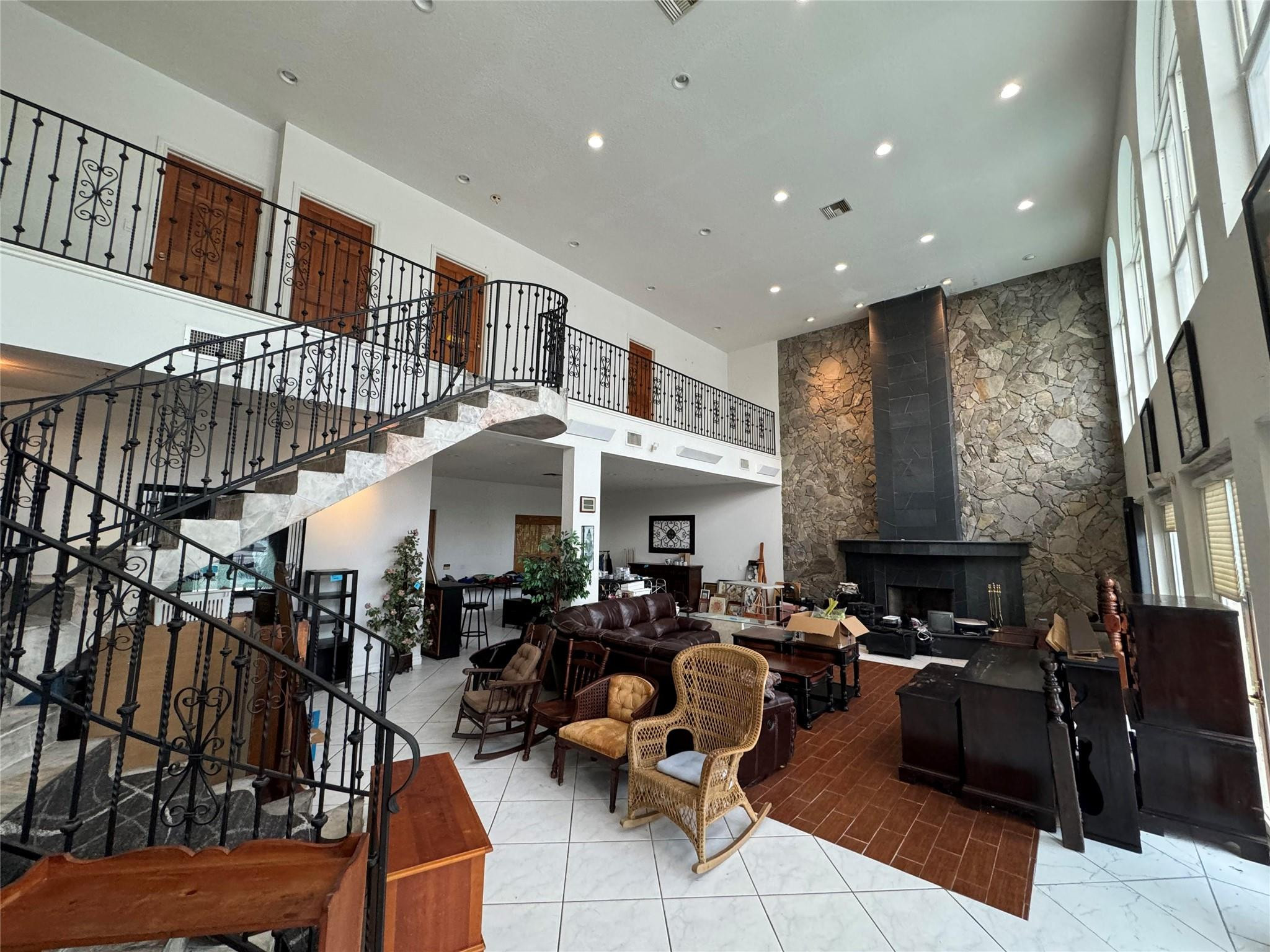 2864 NE 26th Place