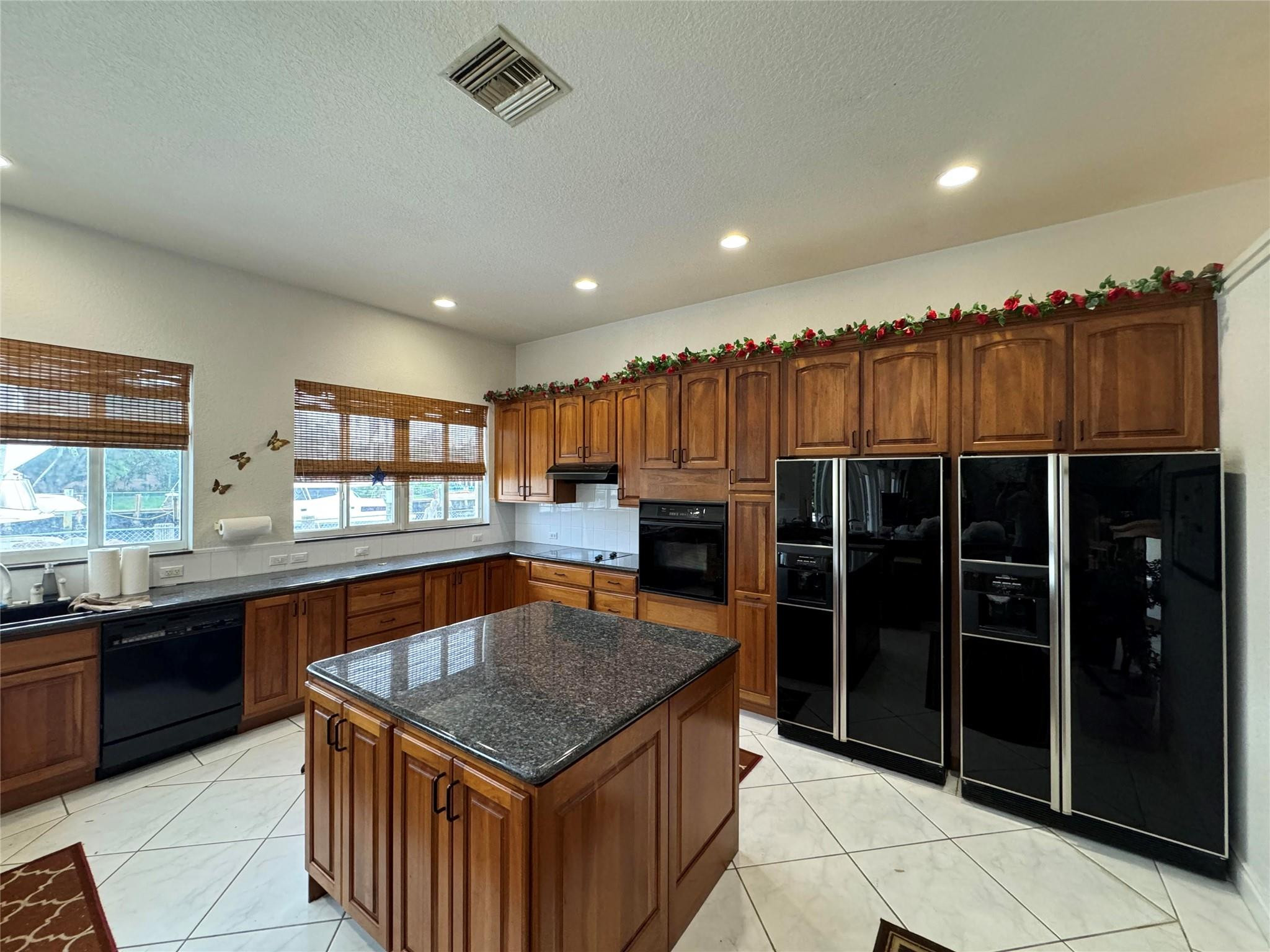 2864 NE 26th Place